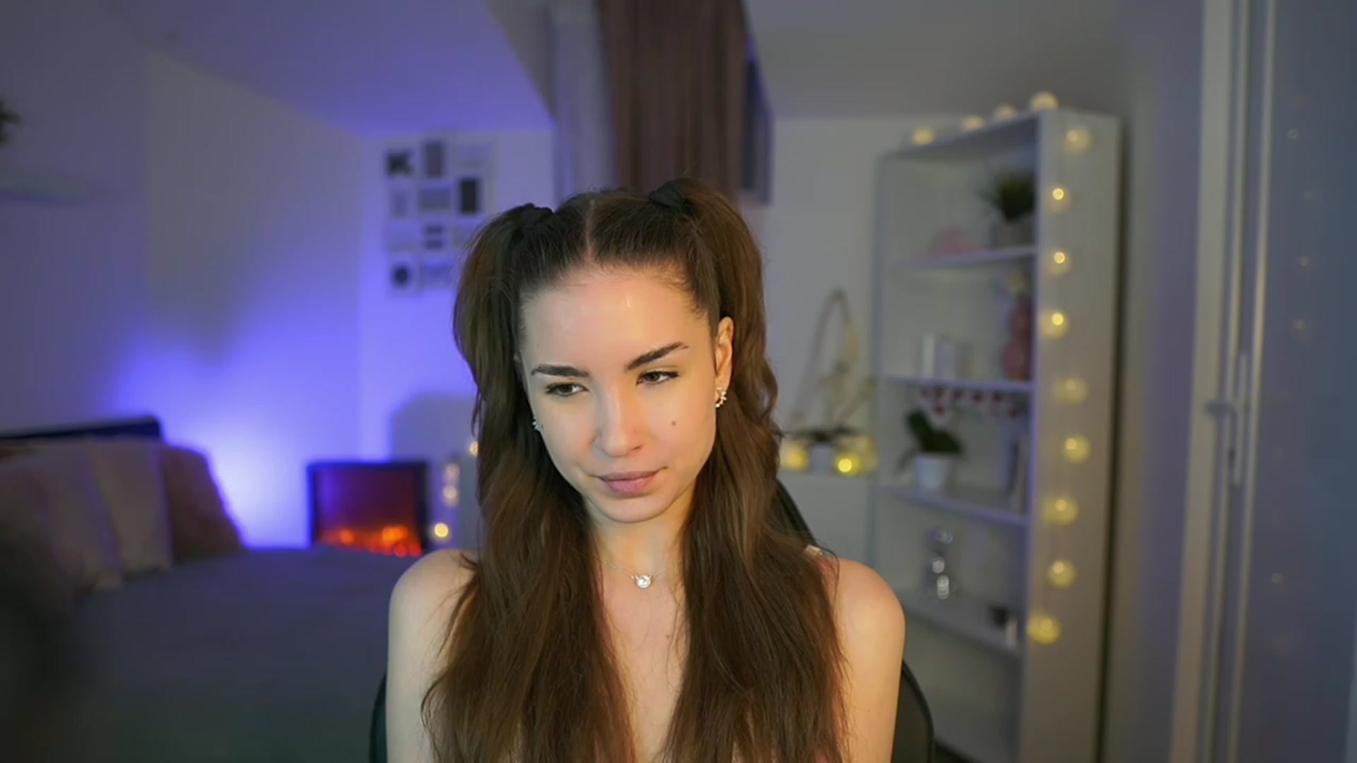 Gallery image thumbnail from Shy_jane's myfreecams stream on, 03/17/2023, 13:41 image 10 of 20