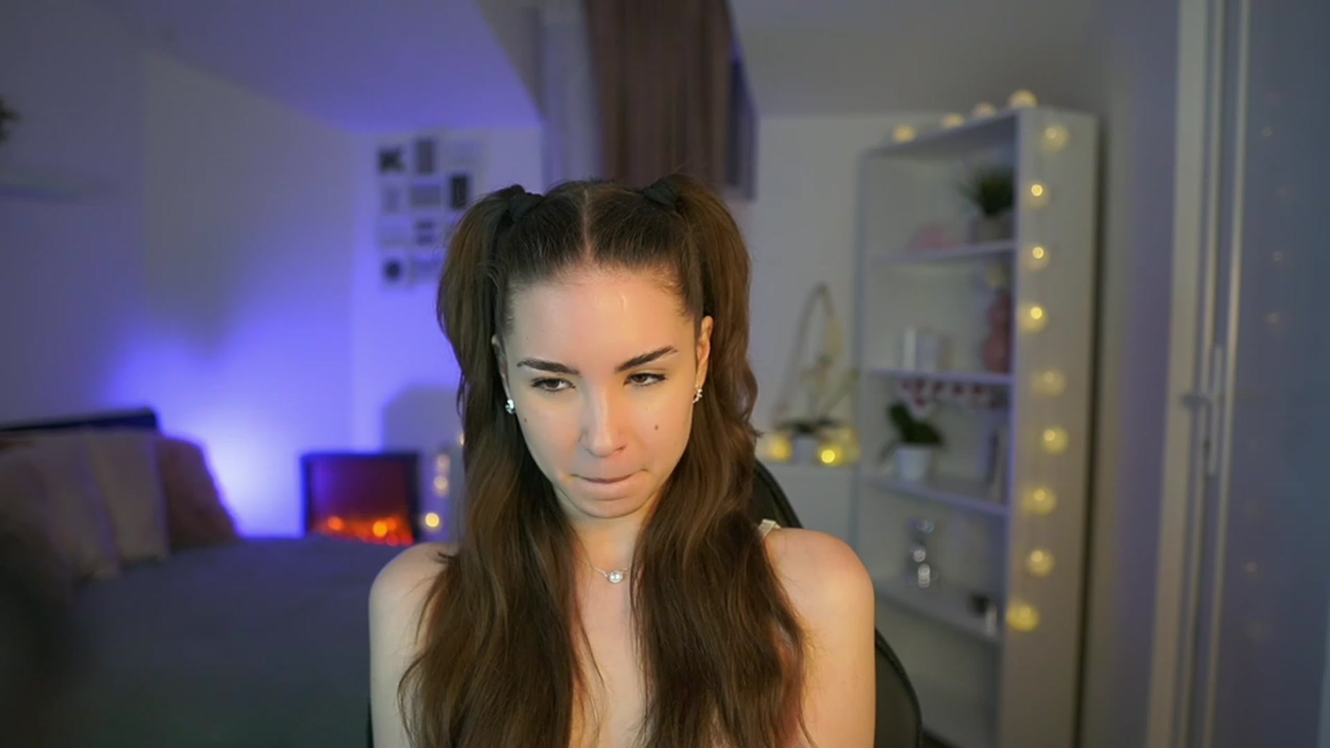 Gallery image thumbnail from Shy_jane's myfreecams stream on, 03/17/2023, 13:41 image 2 of 20