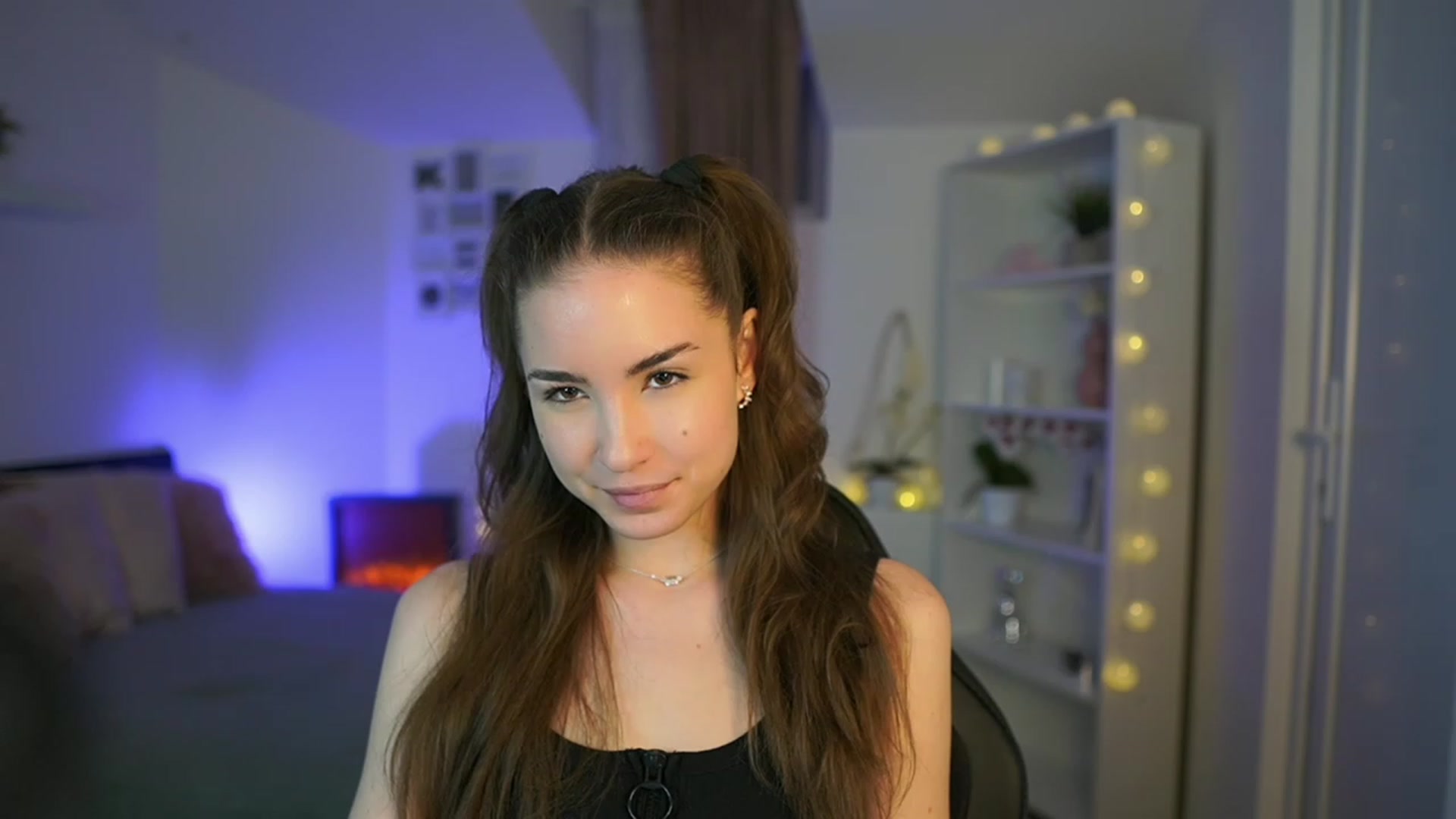 Gallery image thumbnail from Shy_jane's myfreecams stream on, 03/17/2023, 15:17 image 7 of 20
