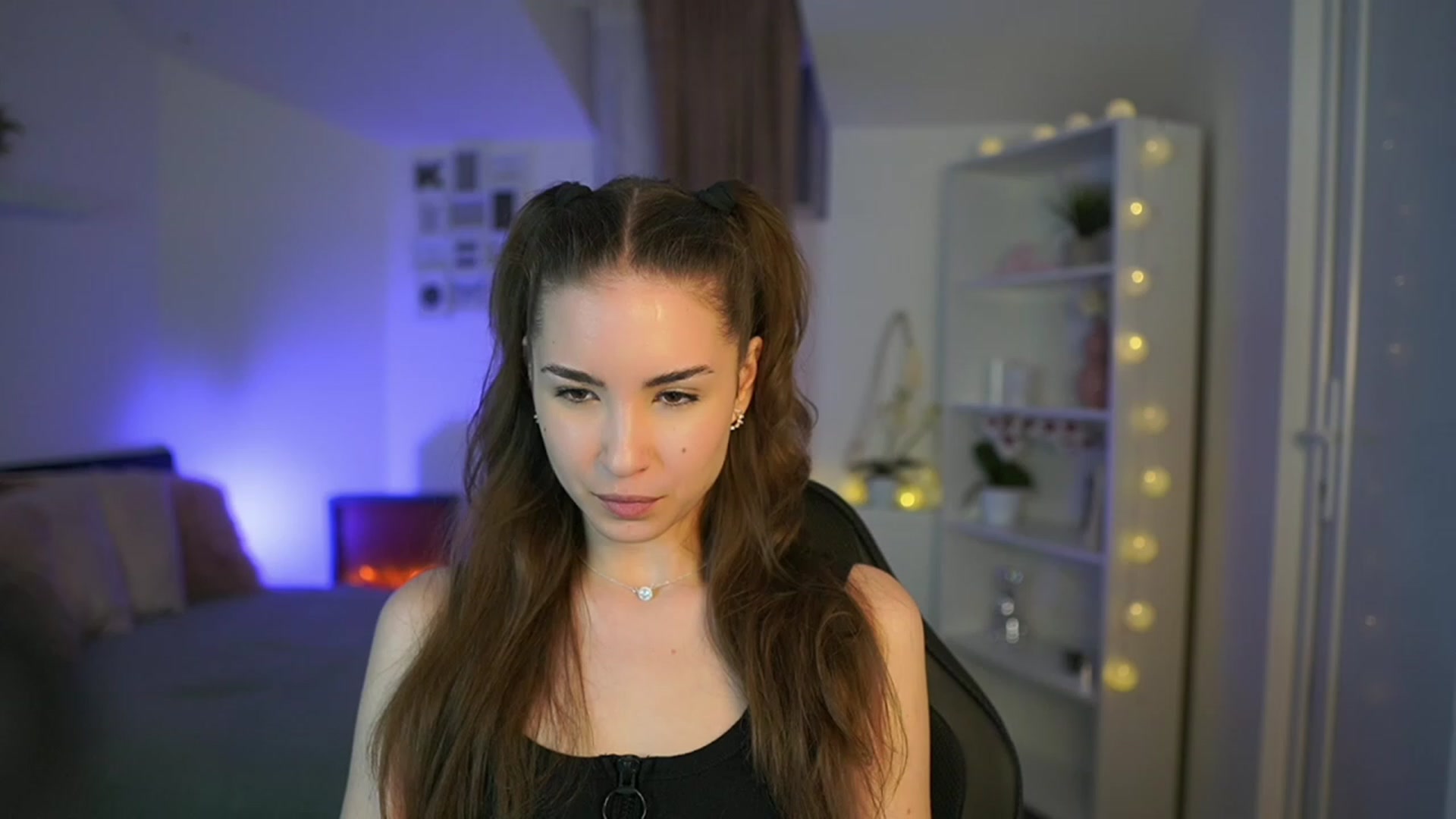 Gallery image thumbnail from Shy_jane's myfreecams stream on, 03/17/2023, 15:17 image 4 of 20