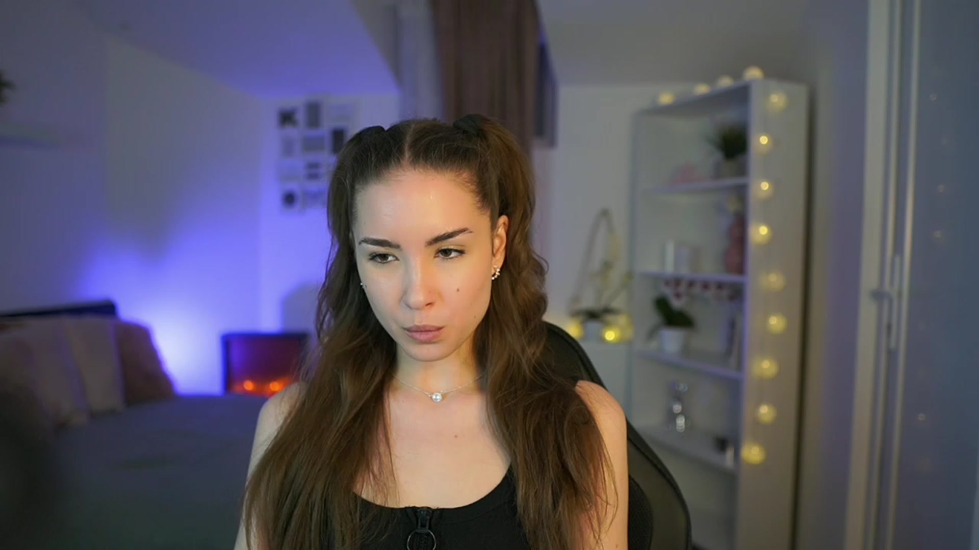 Gallery image thumbnail from Shy_jane's myfreecams stream on, 03/17/2023, 15:17 image 3 of 20
