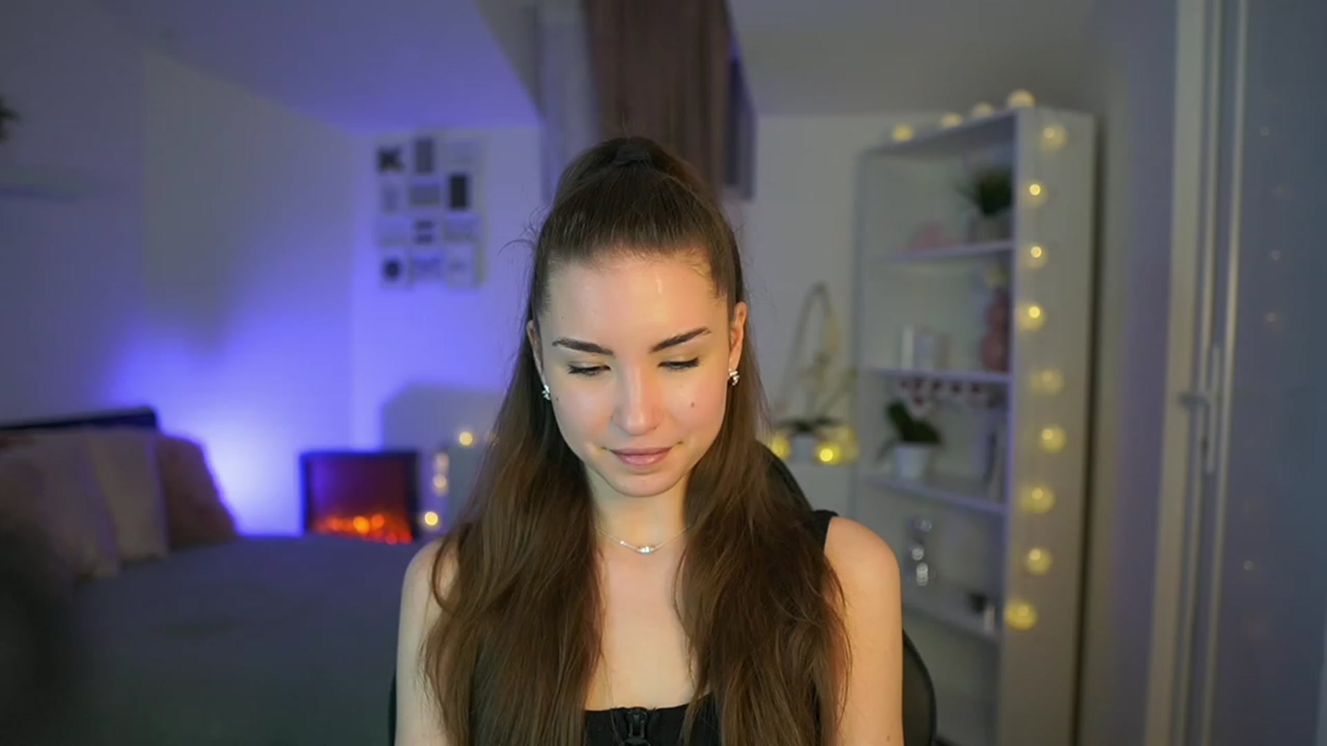 Gallery image thumbnail from Shy_jane's myfreecams stream on, 03/17/2023, 16:58 image 4 of 20