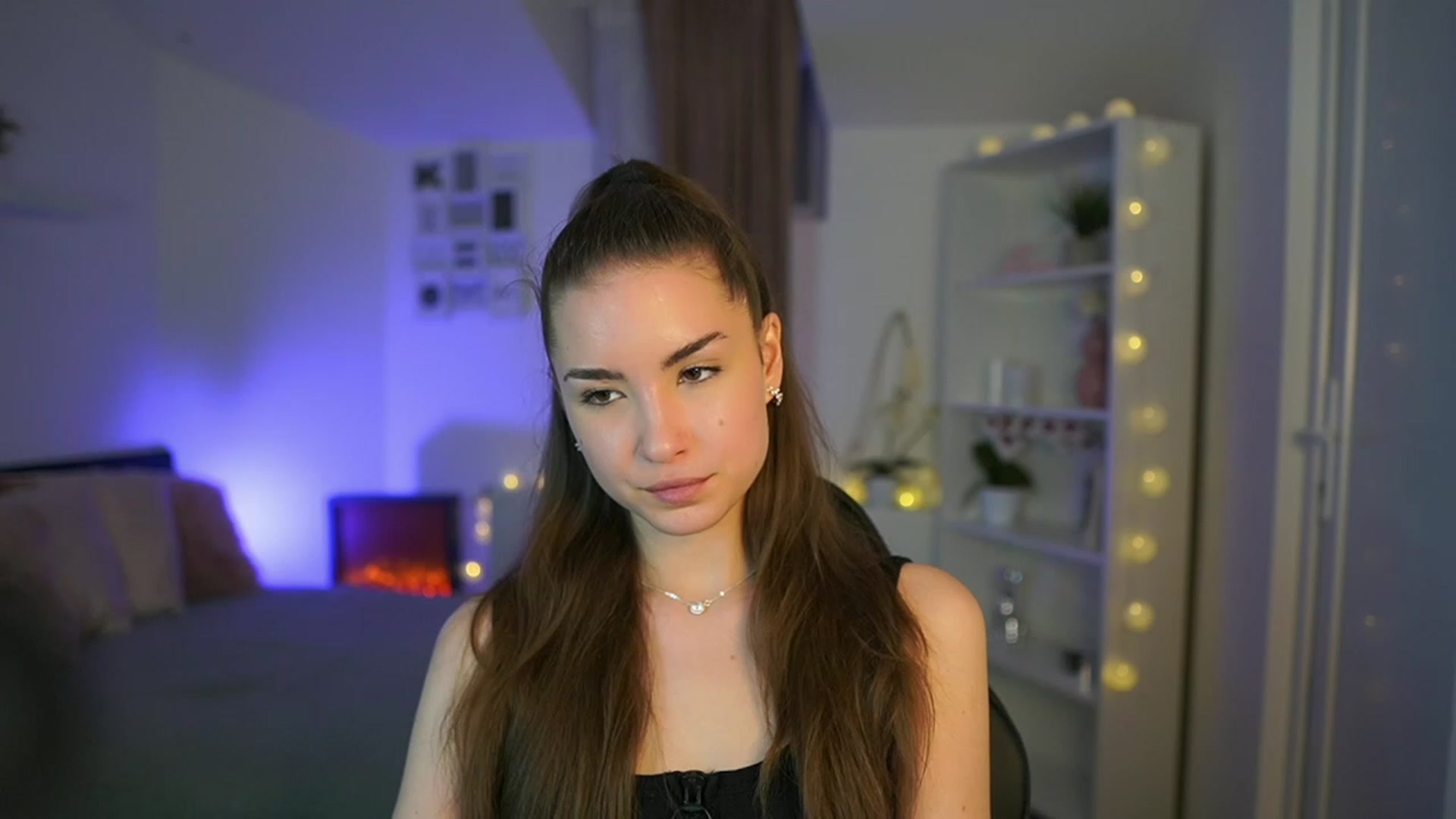 Gallery image thumbnail from Shy_jane's myfreecams stream on, 03/17/2023, 16:58 image 2 of 20