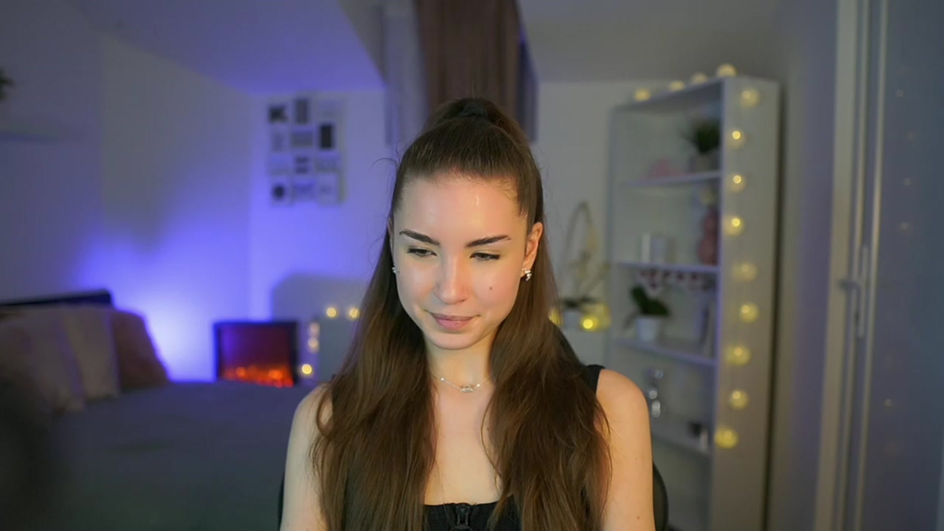 Gallery image thumbnail from Shy_jane's myfreecams stream on, 03/17/2023, 16:58 image 6 of 20