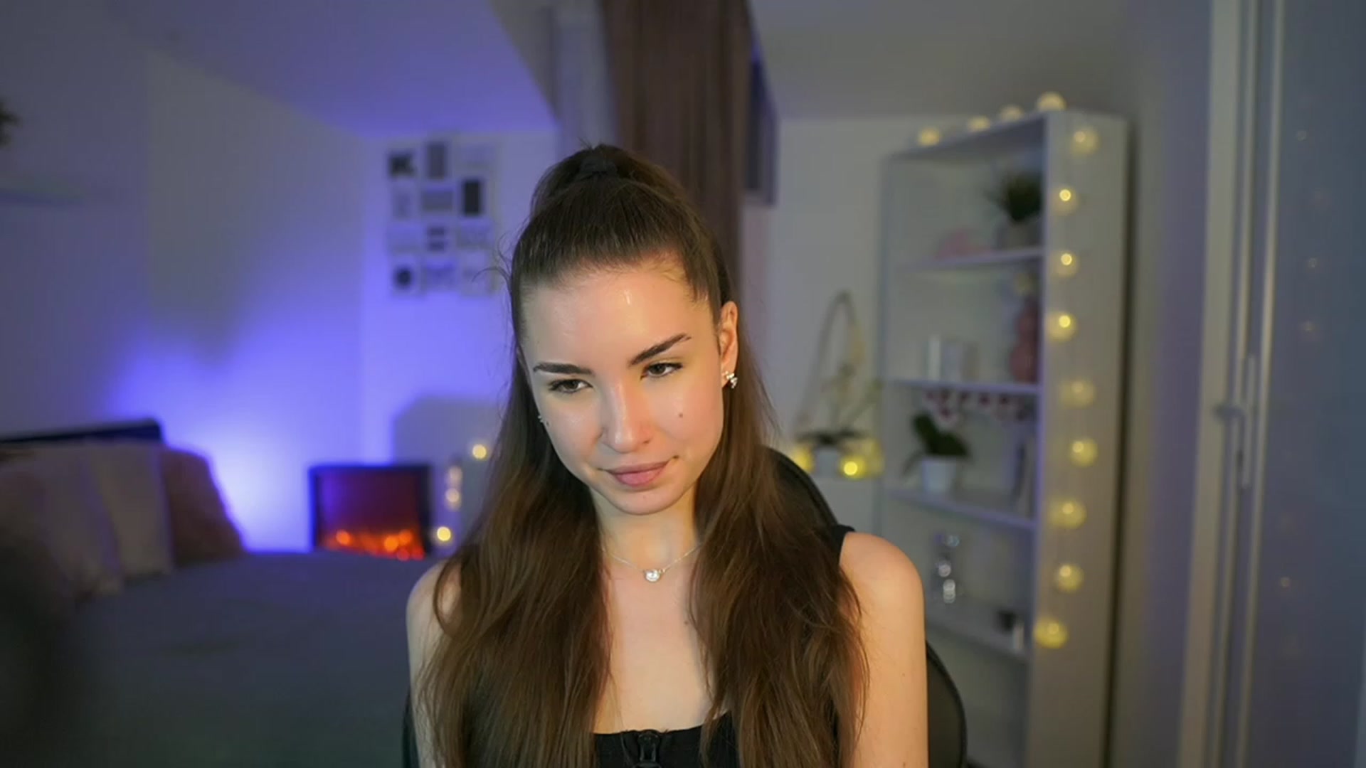 Gallery image thumbnail from Shy_jane's myfreecams stream on, 03/17/2023, 16:58 image 3 of 20