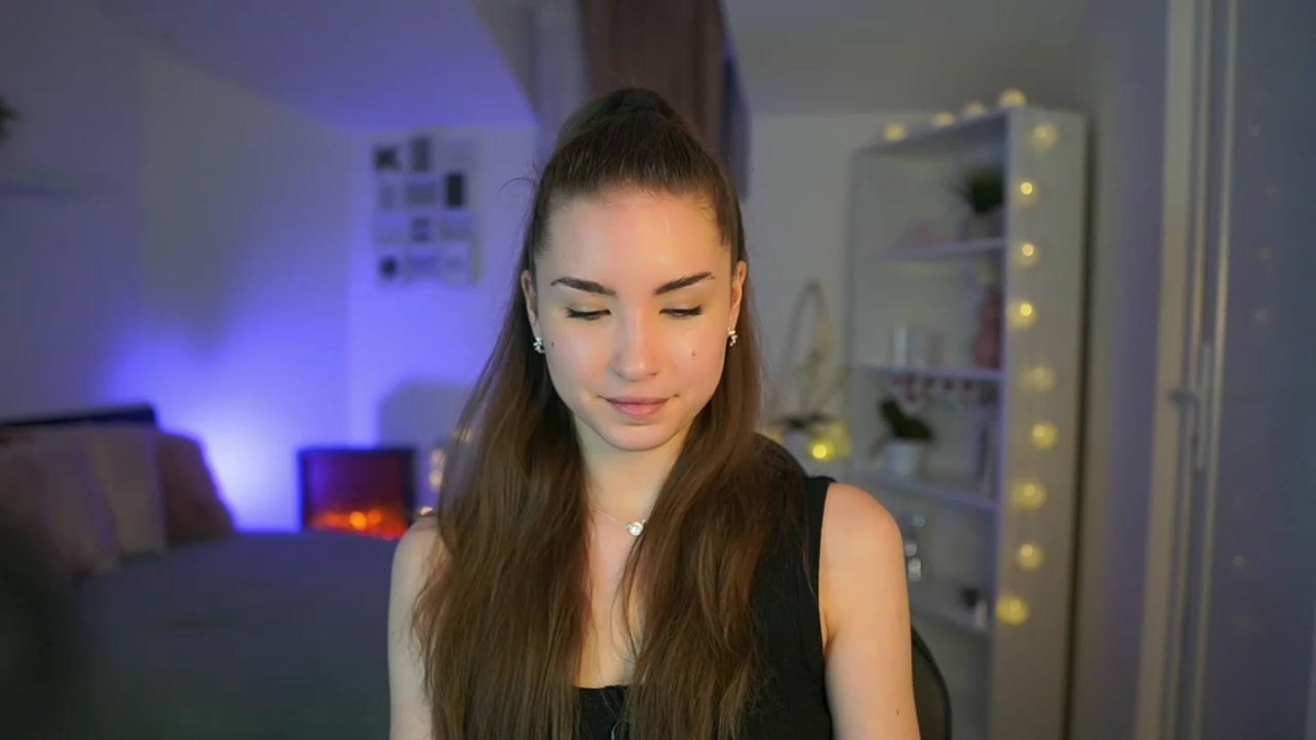 Gallery image thumbnail from Shy_jane's myfreecams stream on, 03/17/2023, 16:58 image 1 of 20