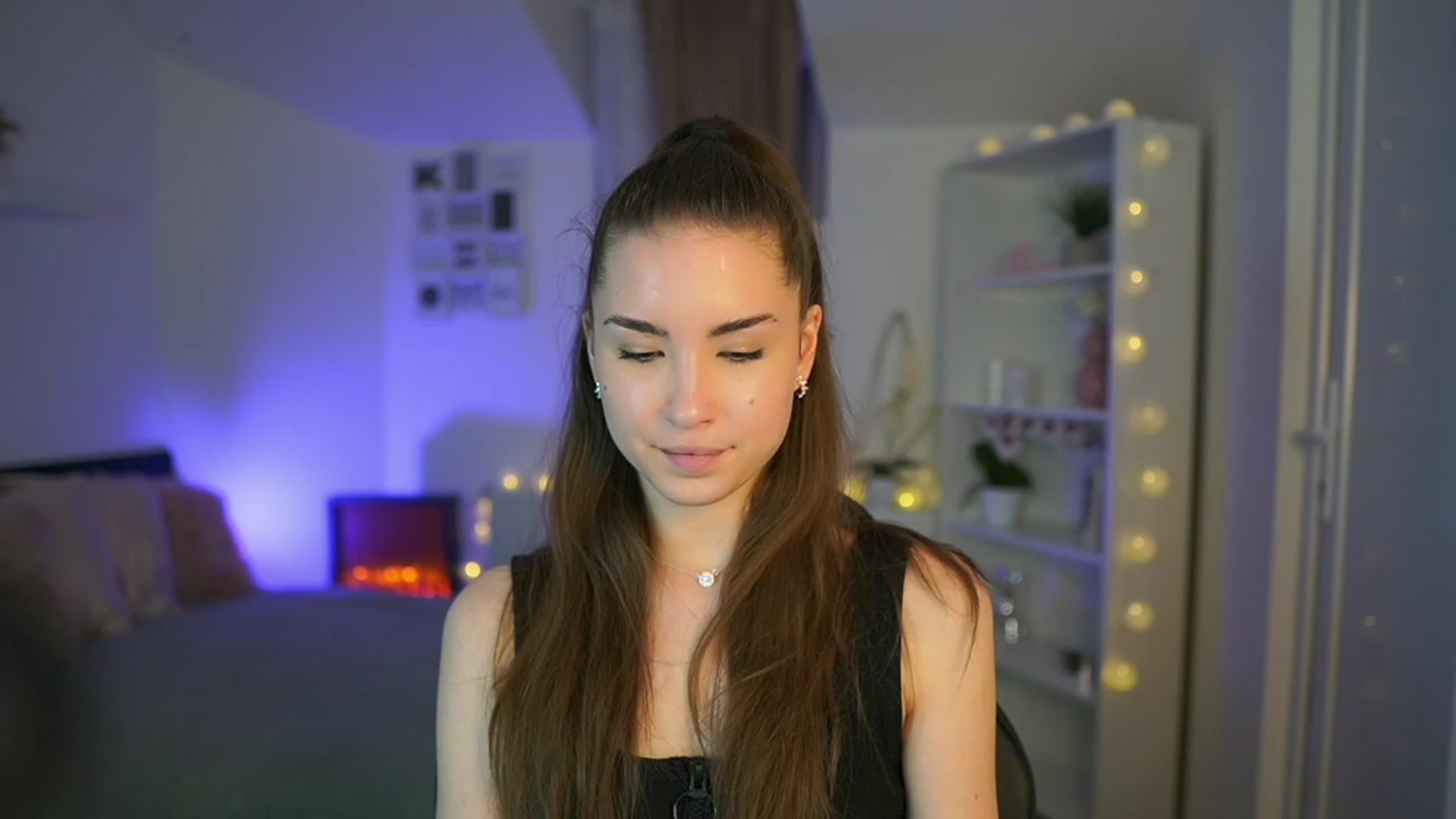 Gallery image thumbnail from Shy_jane's myfreecams stream on, 03/17/2023, 17:42 image 17 of 20