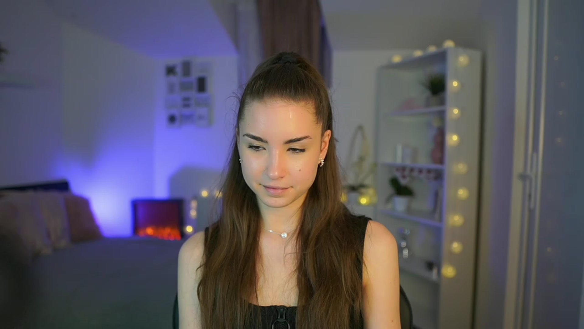 Gallery image thumbnail from Shy_jane's myfreecams stream on, 03/17/2023, 17:42 image 12 of 20