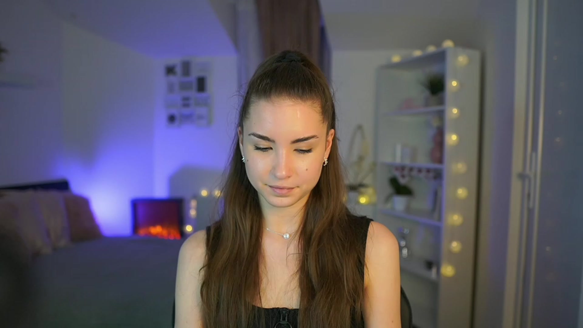 Gallery image thumbnail from Shy_jane's myfreecams stream on, 03/17/2023, 17:42 image 13 of 20