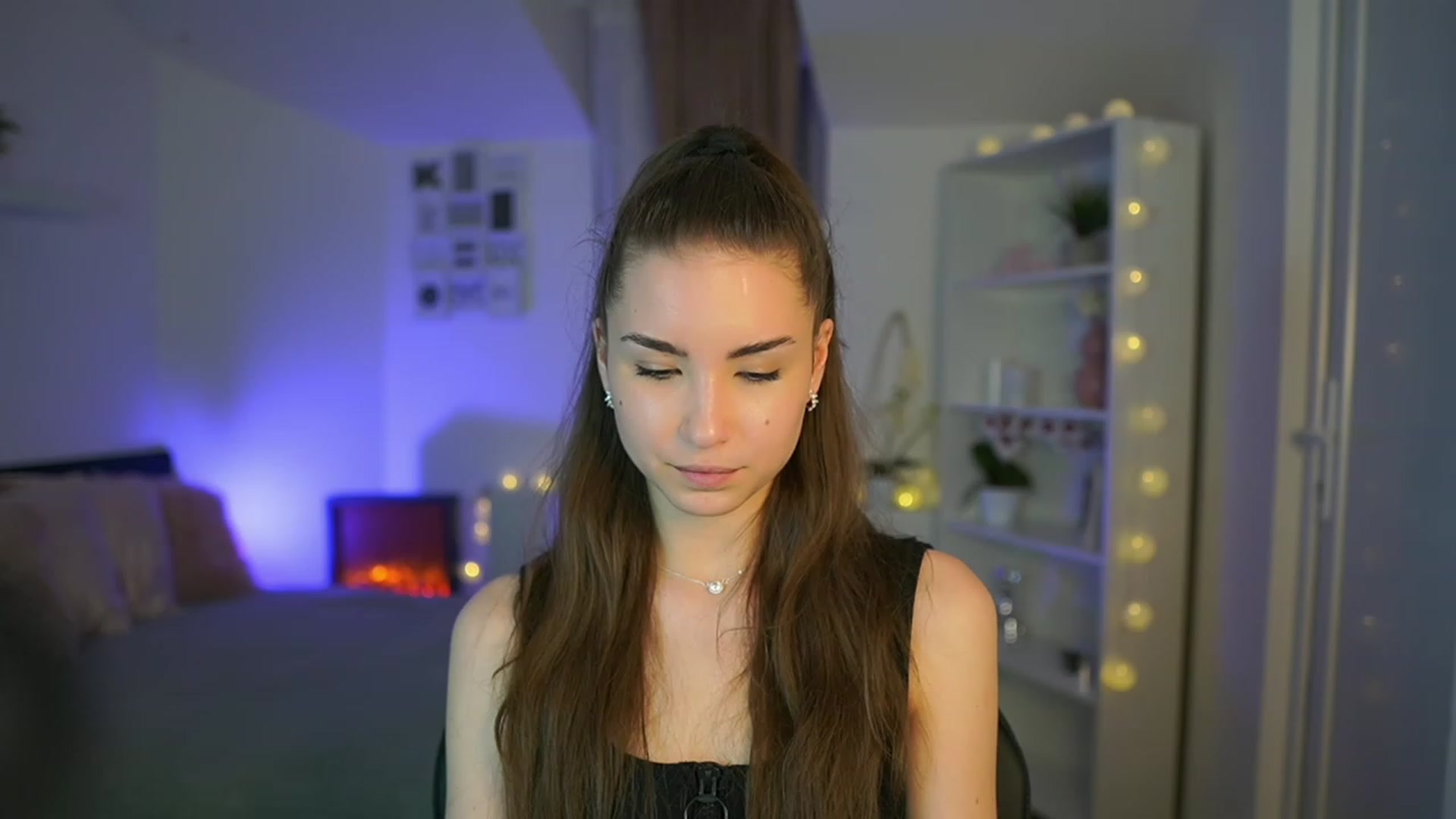 Gallery image thumbnail from Shy_jane's myfreecams stream on, 03/17/2023, 17:42 image 10 of 20