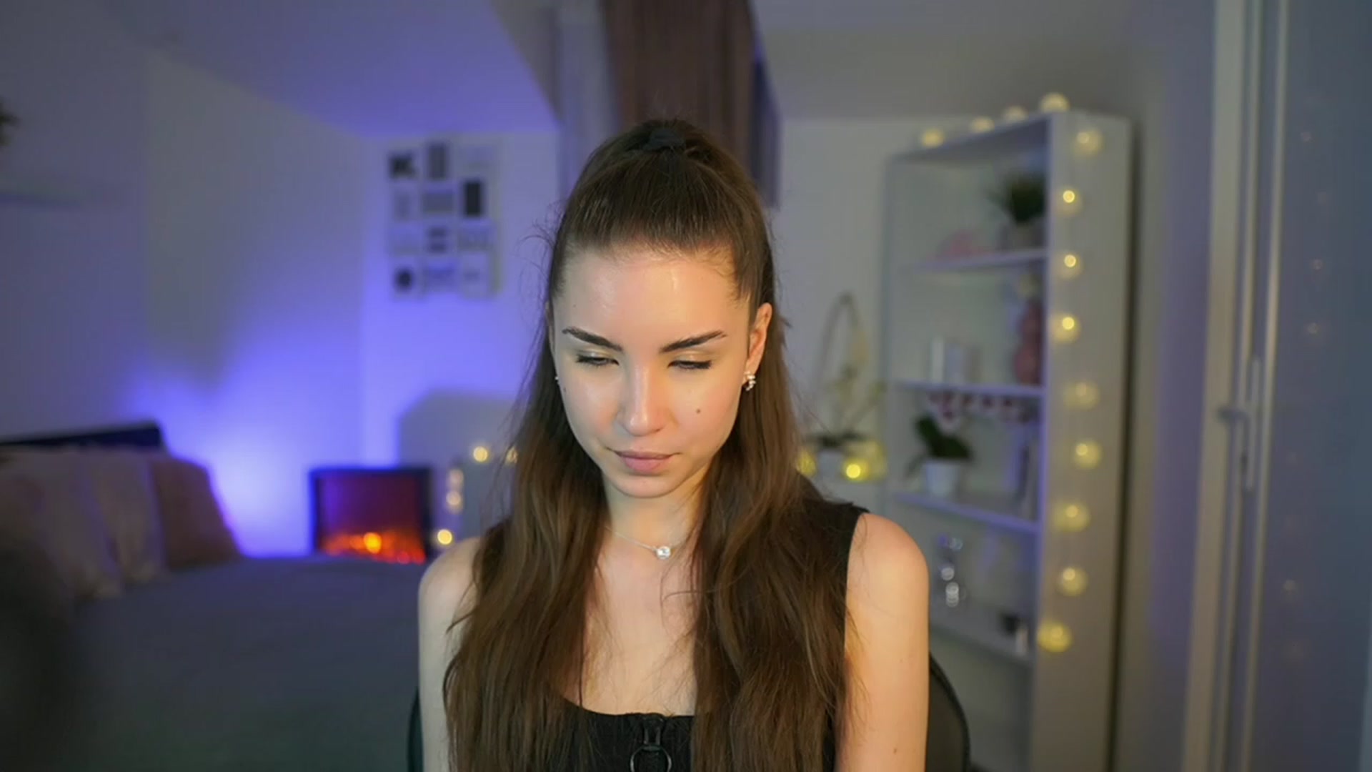 Gallery image thumbnail from Shy_jane's myfreecams stream on, 03/17/2023, 17:42 image 5 of 20