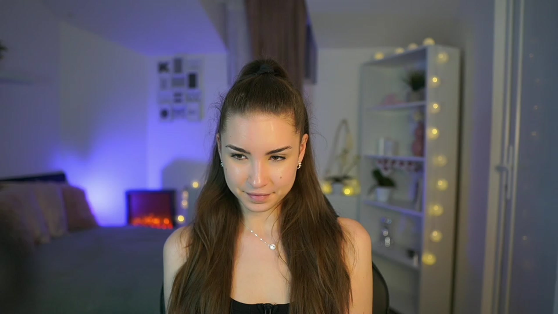 Gallery image thumbnail from Shy_jane's myfreecams stream on, 03/17/2023, 18:51 image 3 of 20