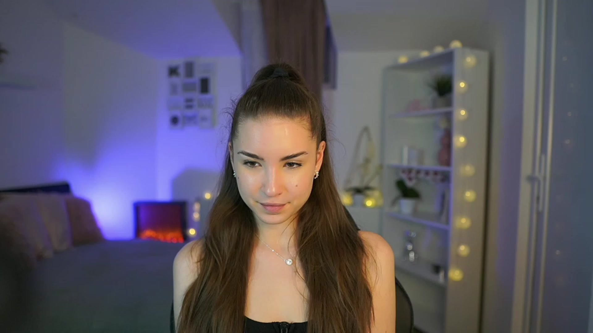 Gallery image thumbnail from Shy_jane's myfreecams stream on, 03/17/2023, 18:51 image 2 of 20
