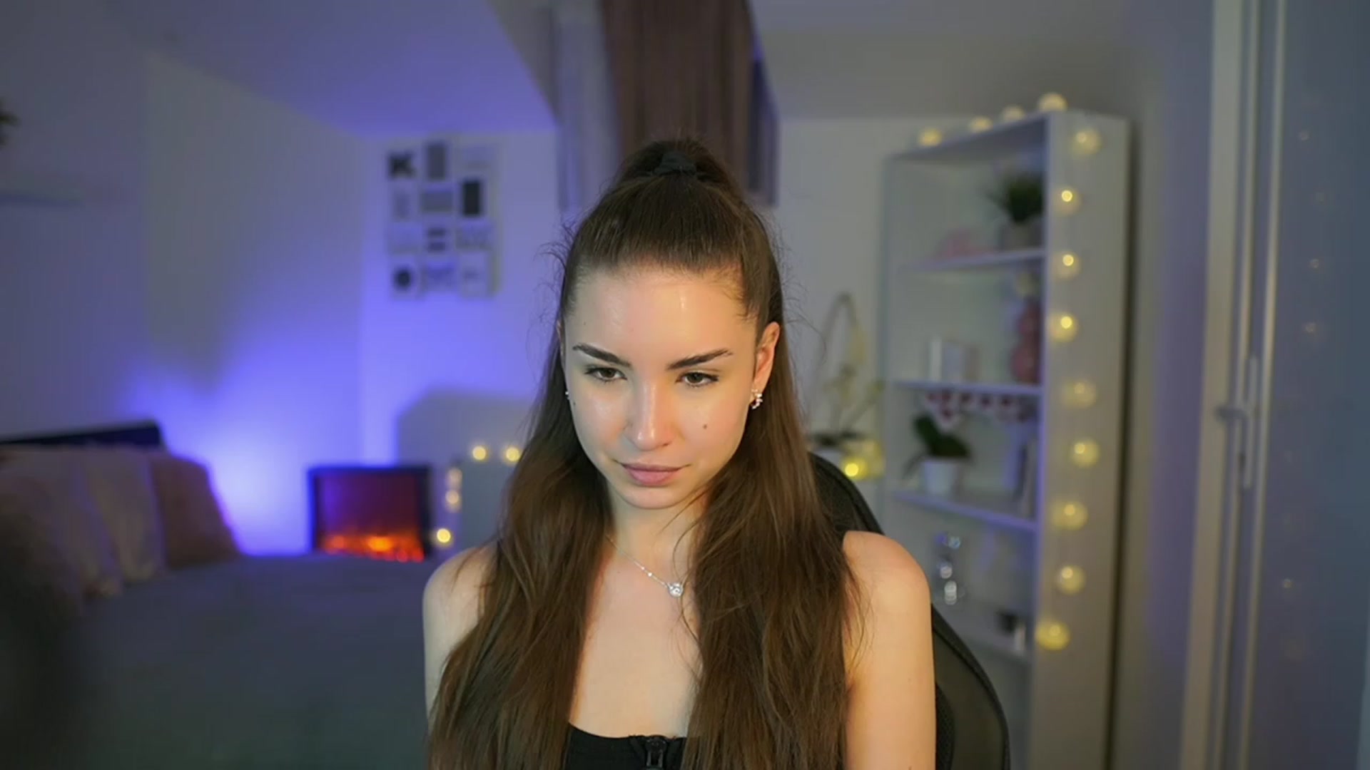 Gallery image thumbnail from Shy_jane's myfreecams stream on, 03/17/2023, 18:51 image 11 of 20