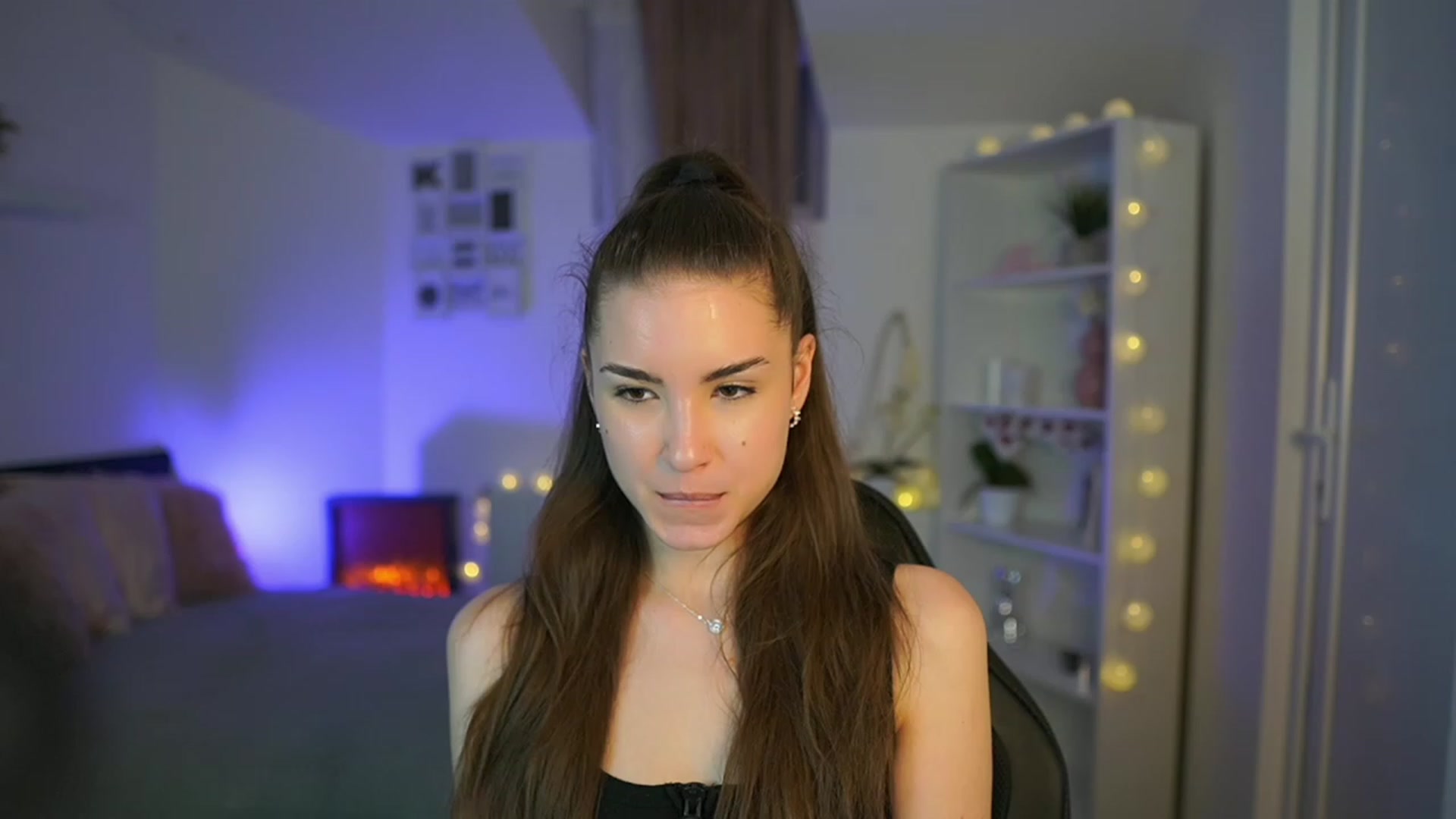 Gallery image thumbnail from Shy_jane's myfreecams stream on, 03/17/2023, 18:51 image 16 of 20