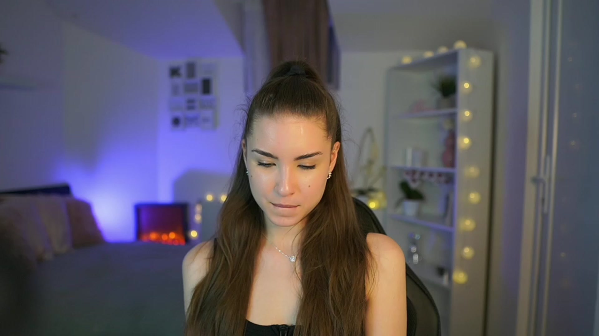 Gallery image thumbnail from Shy_jane's myfreecams stream on, 03/17/2023, 18:51 image 14 of 20