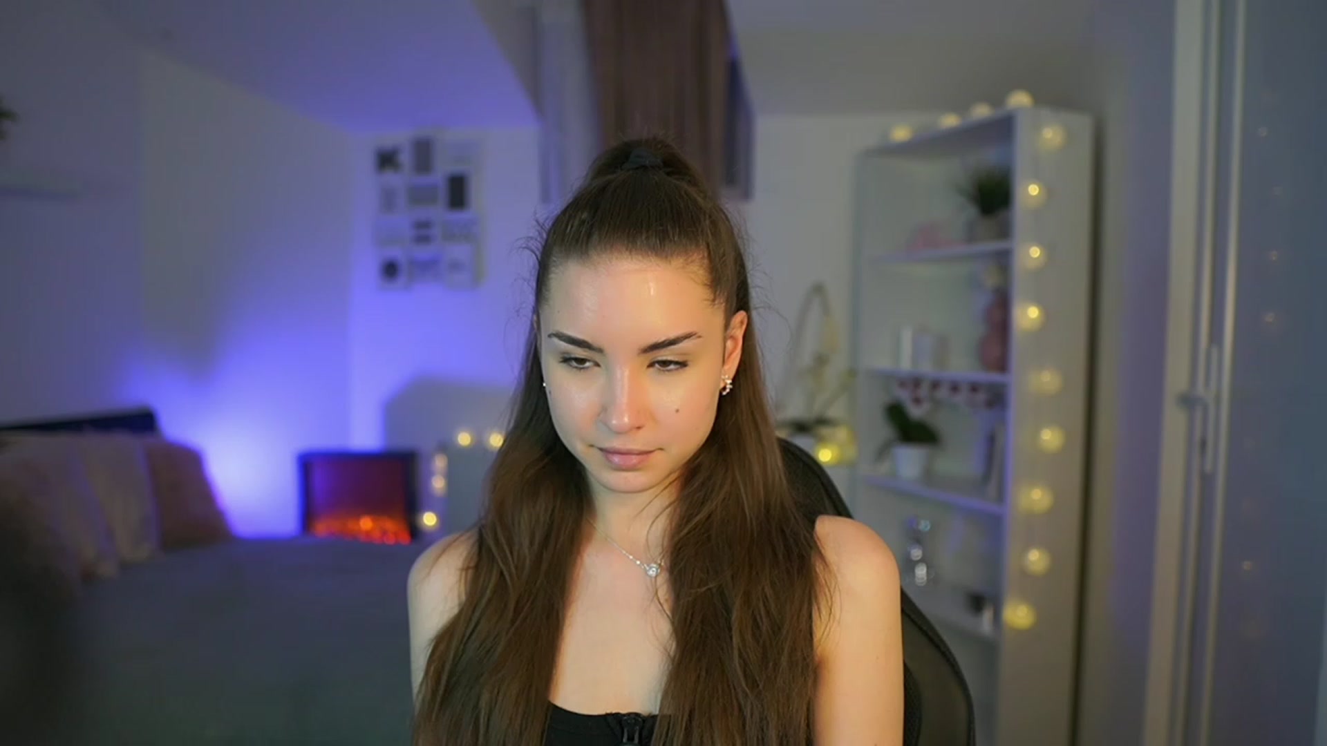 Gallery image thumbnail from Shy_jane's myfreecams stream on, 03/17/2023, 18:51 image 15 of 20