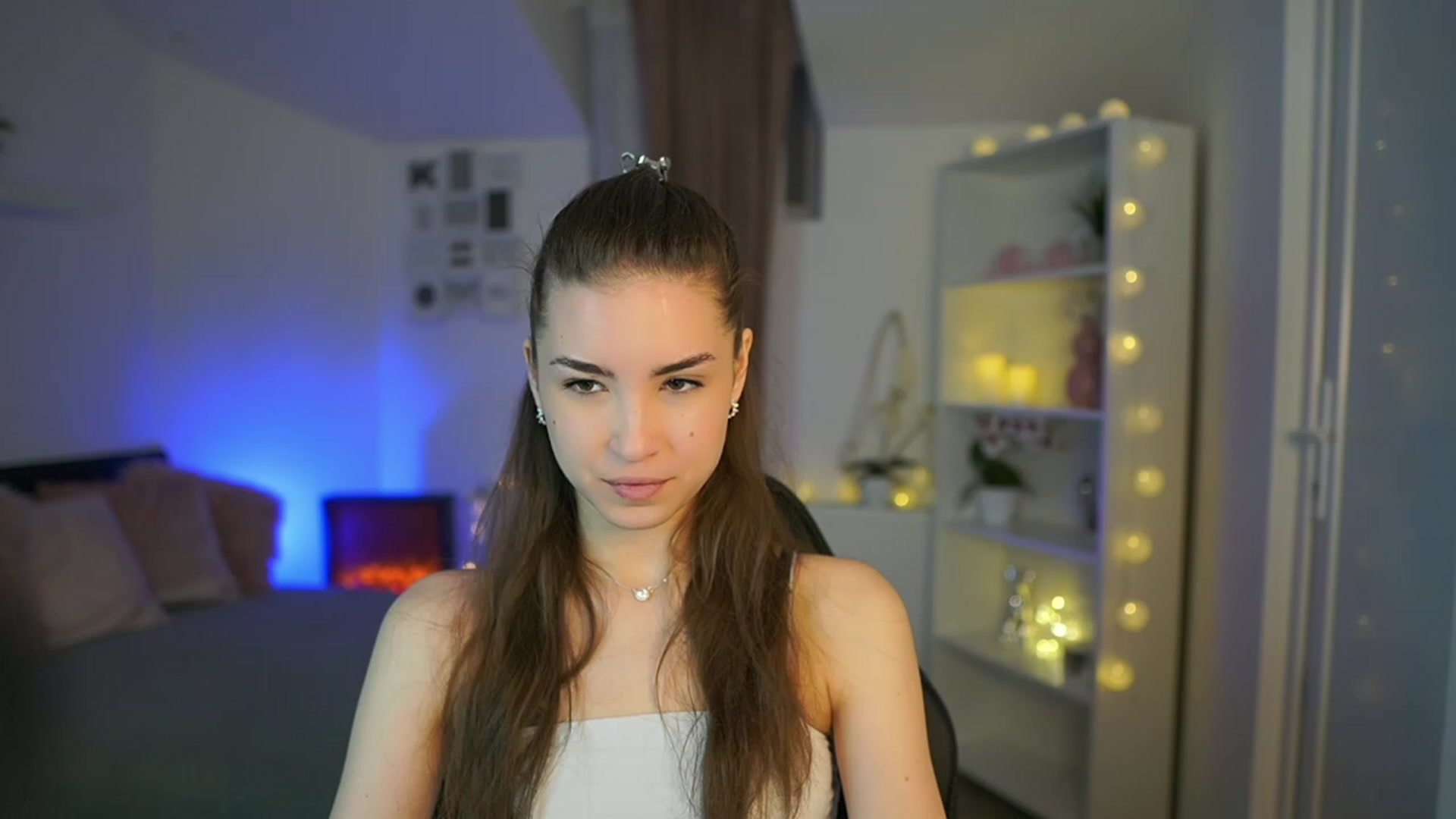 Gallery image thumbnail from Shy_jane's myfreecams stream on, 03/21/2023, 11:38 image 1 of 20