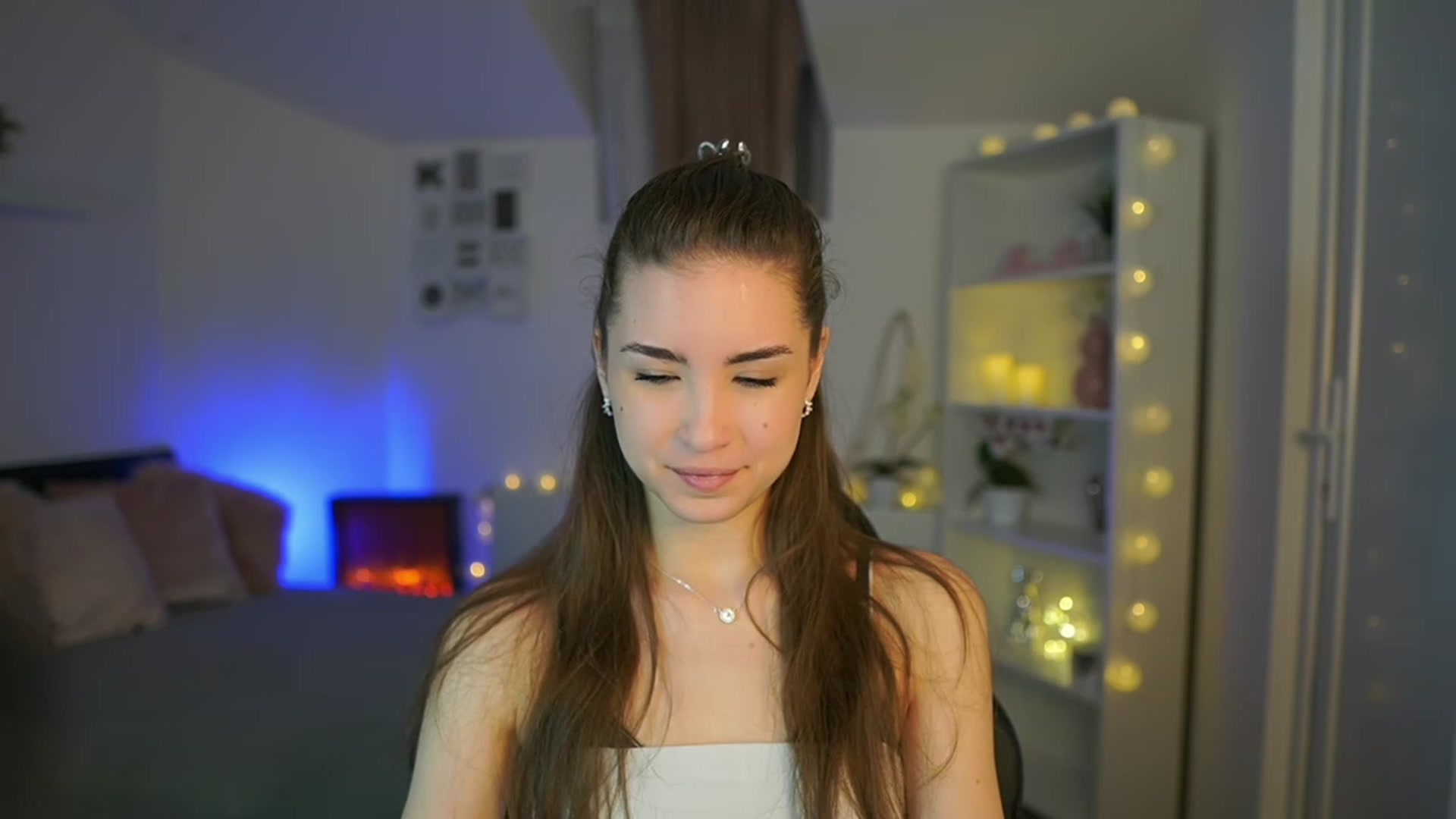 Gallery image thumbnail from Shy_jane's myfreecams stream on, 03/21/2023, 11:38 image 6 of 20