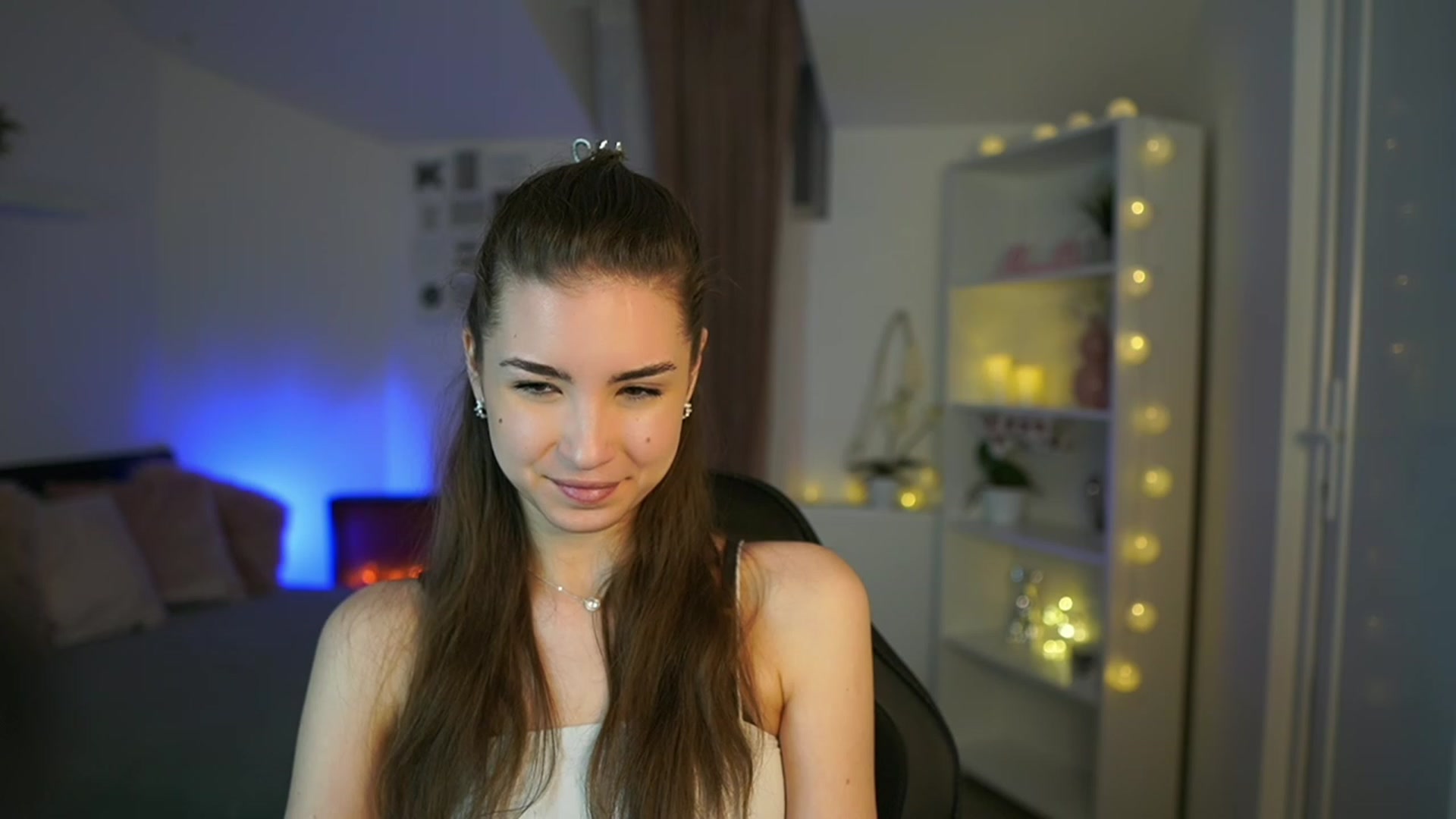 Gallery image thumbnail from Shy_jane's myfreecams stream on, 03/21/2023, 11:38 image 20 of 20