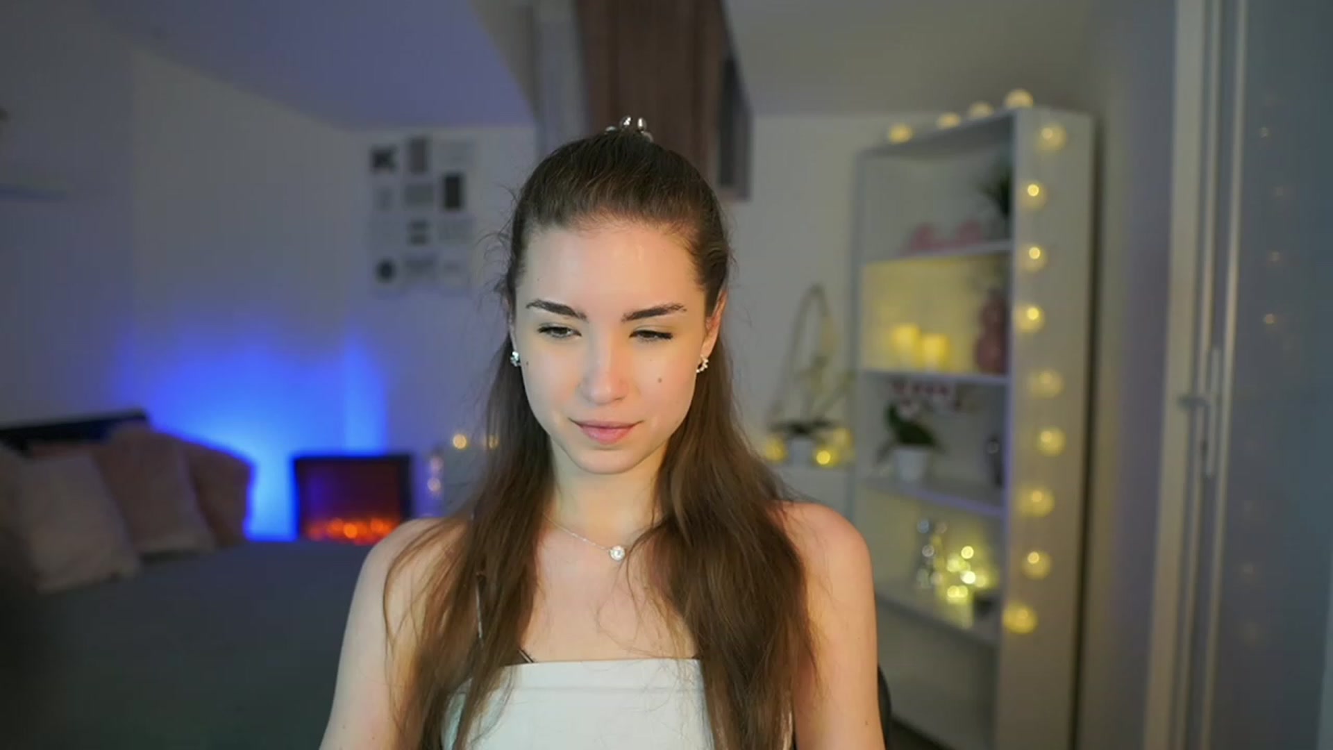 Gallery image thumbnail from Shy_jane's myfreecams stream on, 03/21/2023, 13:01 image 10 of 20