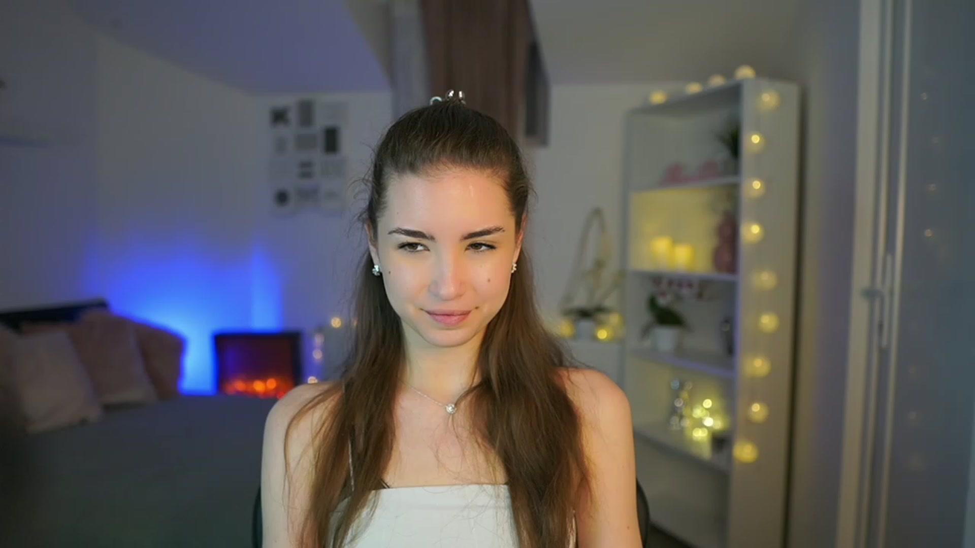 Gallery image thumbnail from Shy_jane's myfreecams stream on, 03/21/2023, 13:01 image 11 of 20