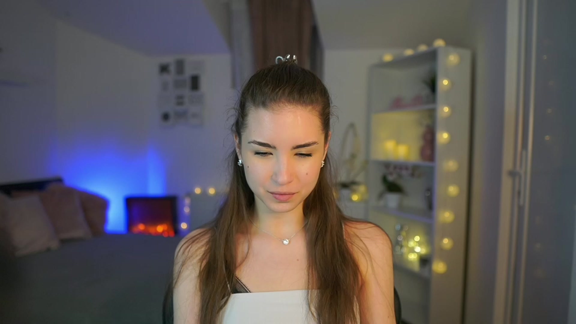 Gallery image thumbnail from Shy_jane's myfreecams stream on, 03/21/2023, 13:01 image 6 of 20
