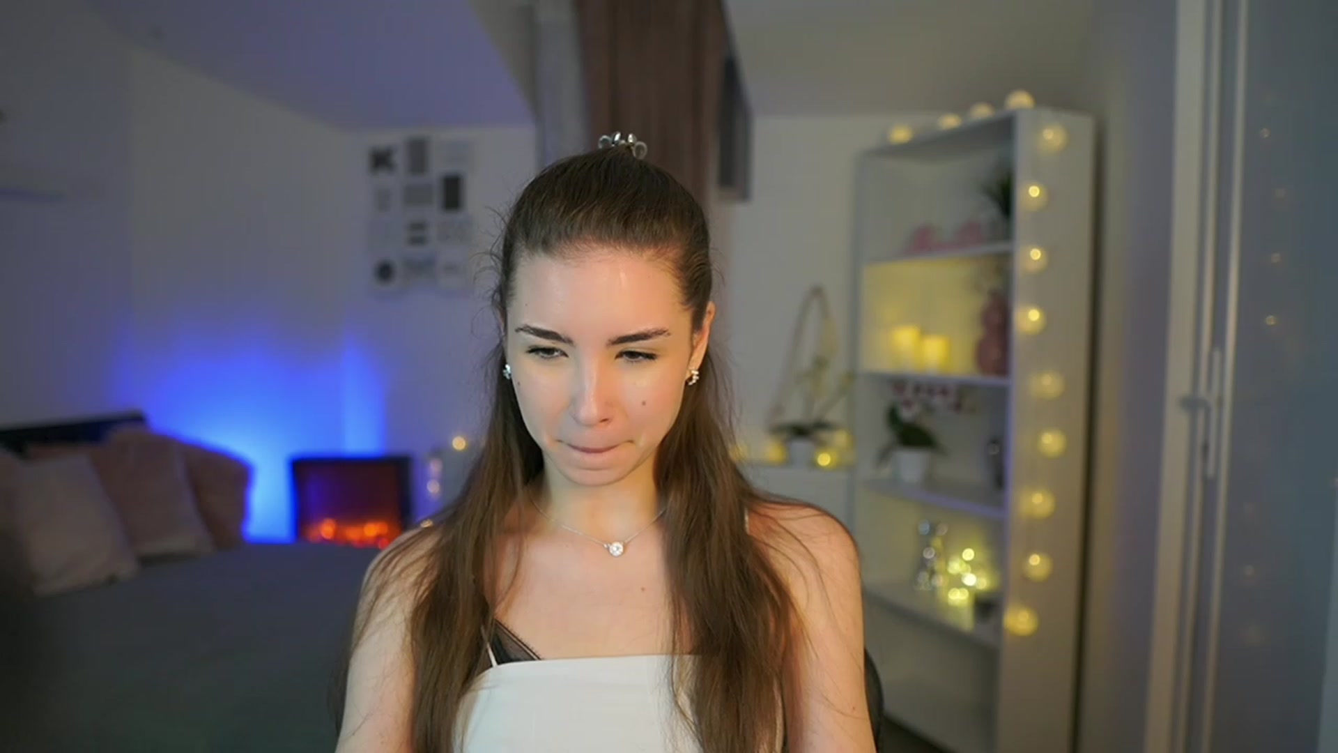 Gallery image thumbnail from Shy_jane's myfreecams stream on, 03/21/2023, 13:01 image 3 of 20