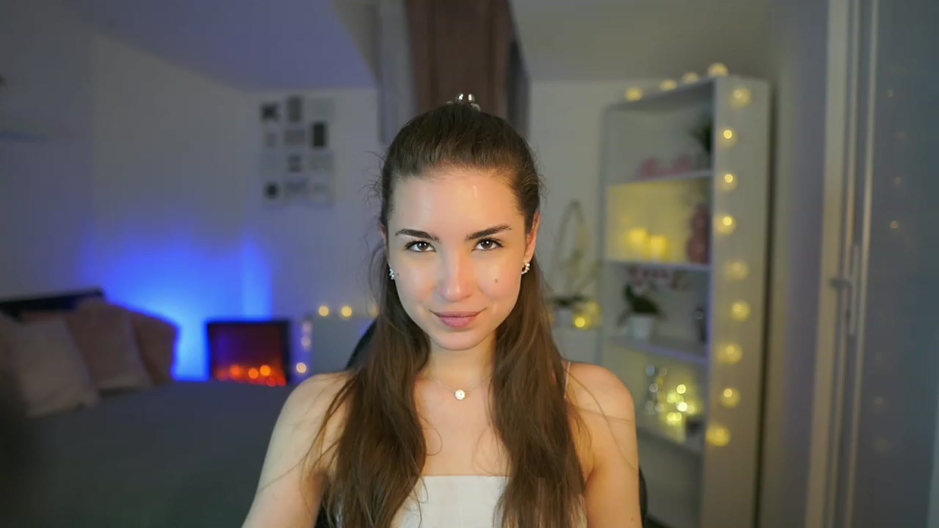 Gallery image thumbnail from Shy_jane's myfreecams stream on, 03/21/2023, 15:30 image 2 of 20
