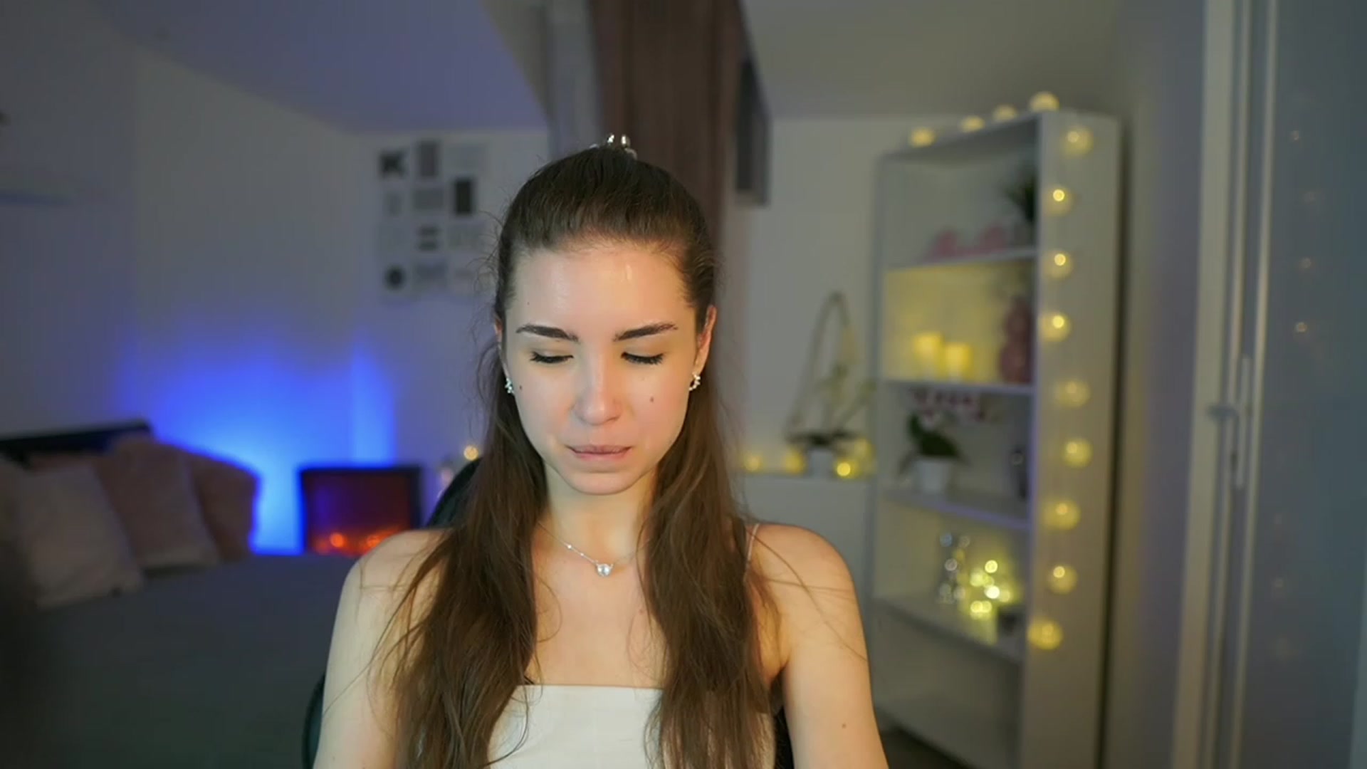 Gallery image thumbnail from Shy_jane's myfreecams stream on, 03/21/2023, 15:30 image 1 of 20