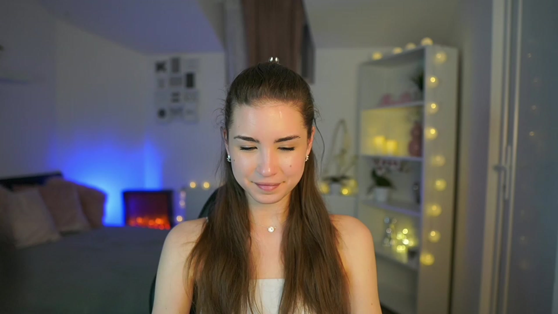Gallery image thumbnail from Shy_jane's myfreecams stream on, 03/21/2023, 15:30 image 15 of 20