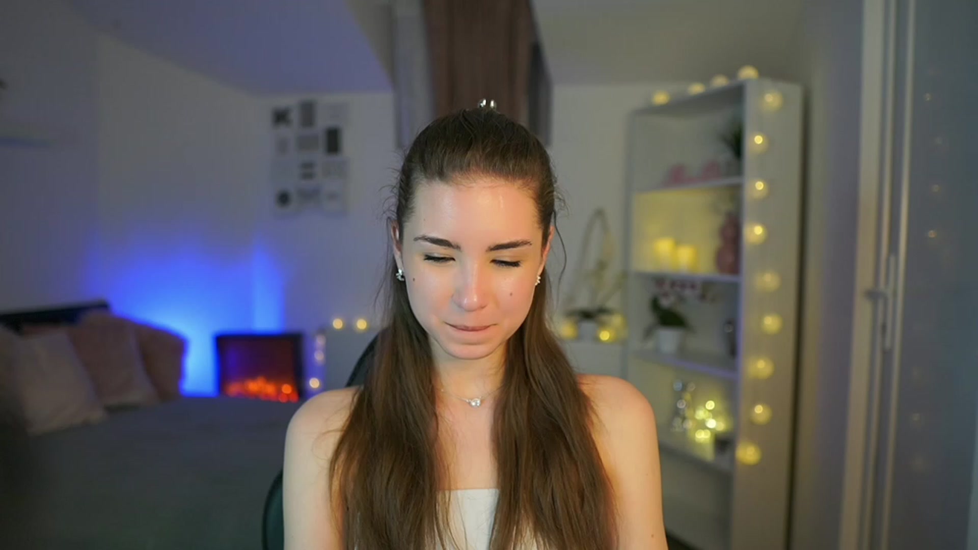 Gallery image thumbnail from Shy_jane's myfreecams stream on, 03/21/2023, 15:30 image 14 of 20