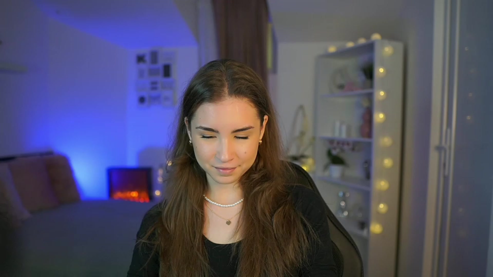 Gallery image thumbnail from Shy_jane's myfreecams stream on, 03/22/2023, 15:21 image 10 of 20