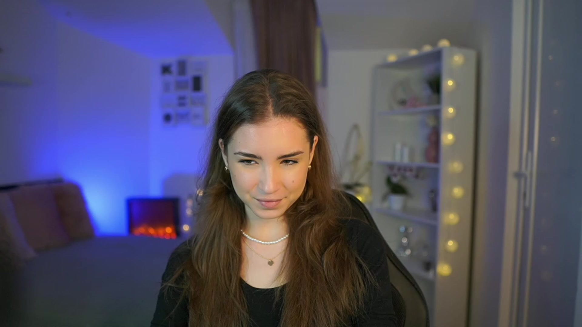 Gallery image thumbnail from Shy_jane's myfreecams stream on, 03/22/2023, 15:21 image 9 of 20