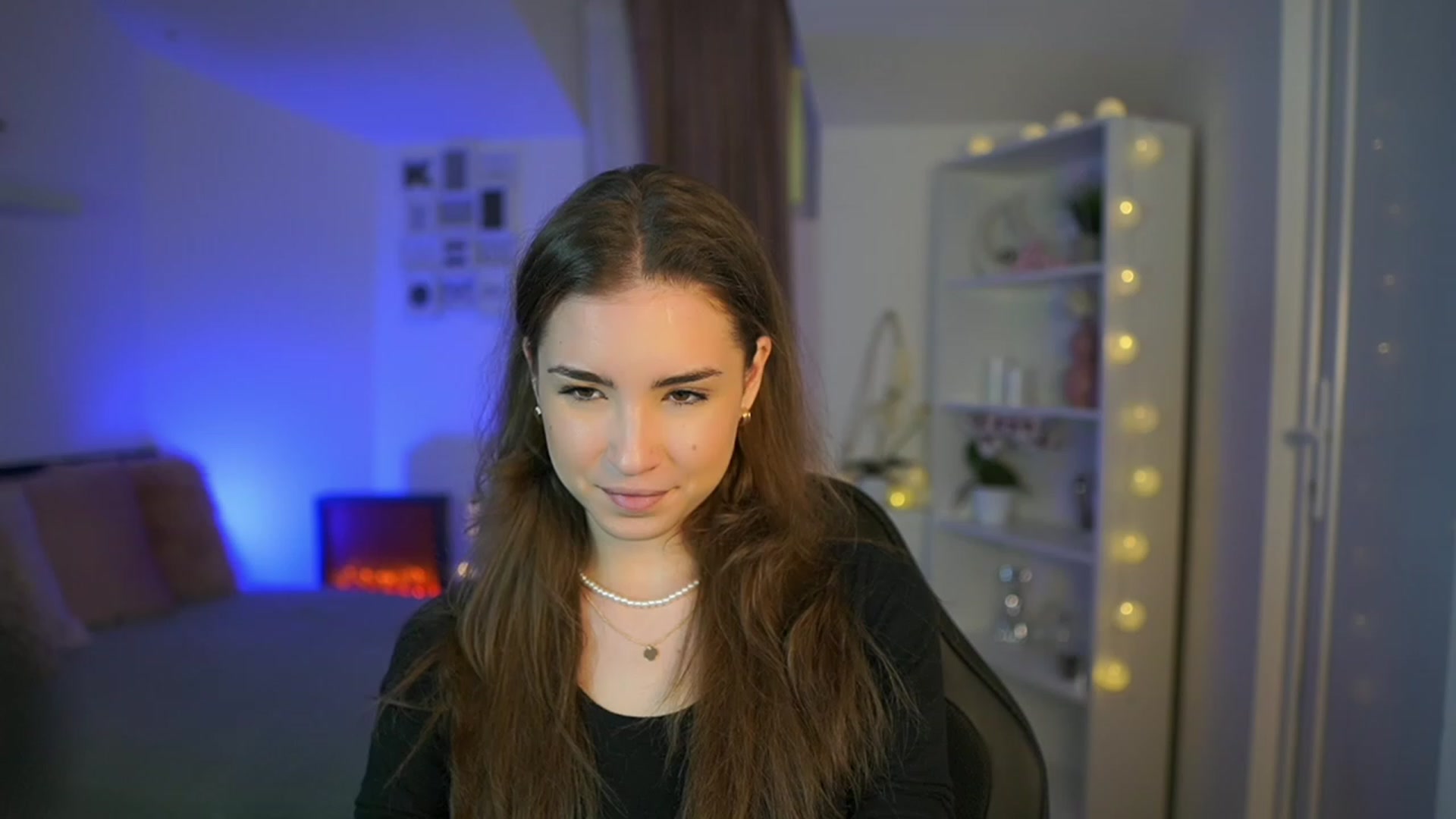 Gallery image thumbnail from Shy_jane's myfreecams stream on, 03/22/2023, 15:21 image 1 of 20