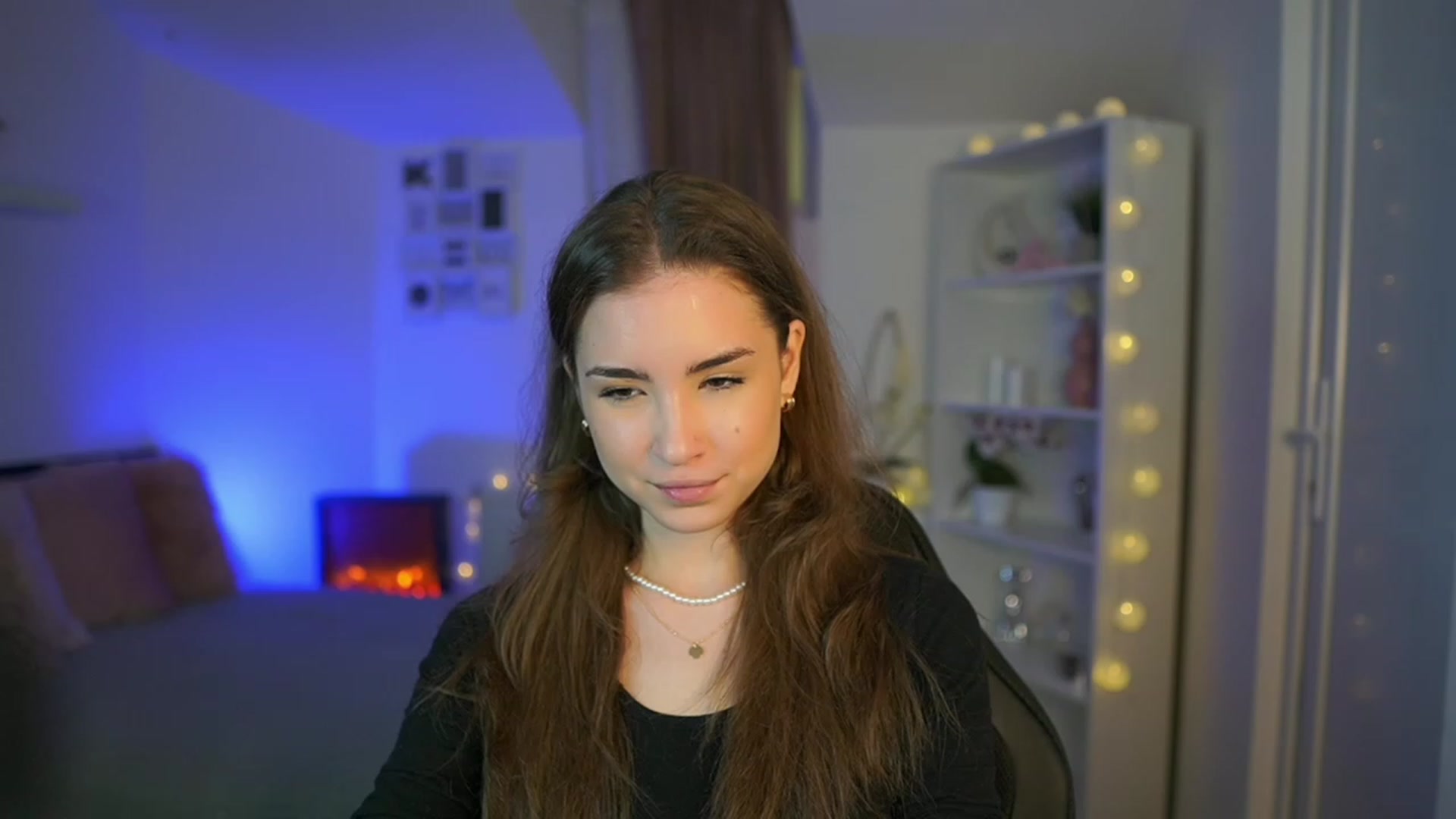 Gallery image thumbnail from Shy_jane's myfreecams stream on, 03/22/2023, 15:21 image 13 of 20