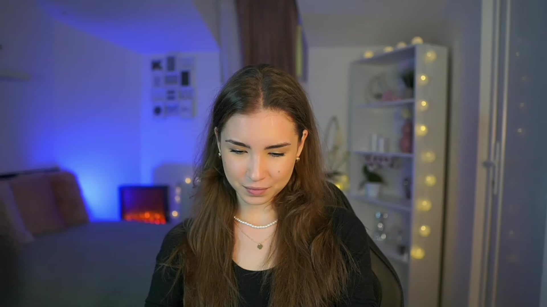 Gallery image thumbnail from Shy_jane's myfreecams stream on, 03/22/2023, 15:21 image 12 of 20