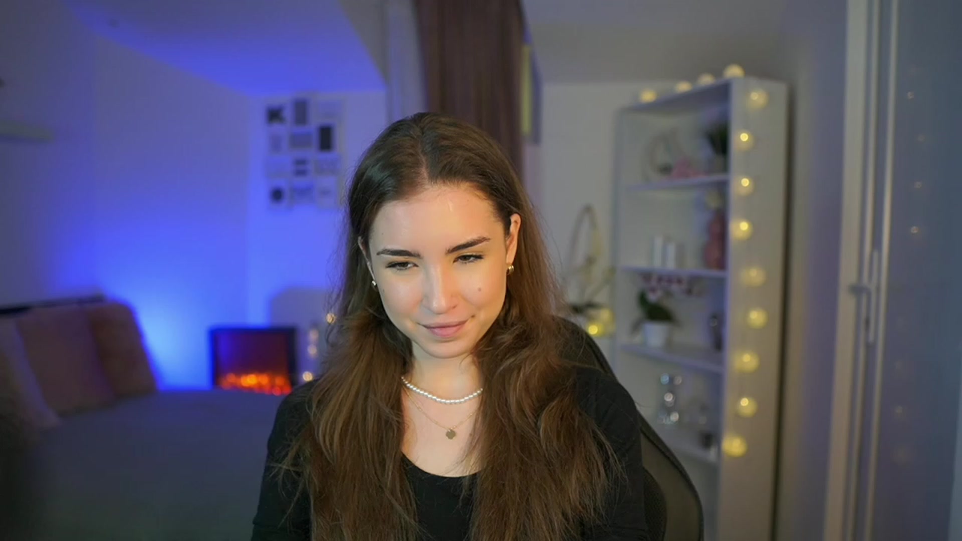 Gallery image thumbnail from Shy_jane's myfreecams stream on, 03/22/2023, 15:21 image 15 of 20