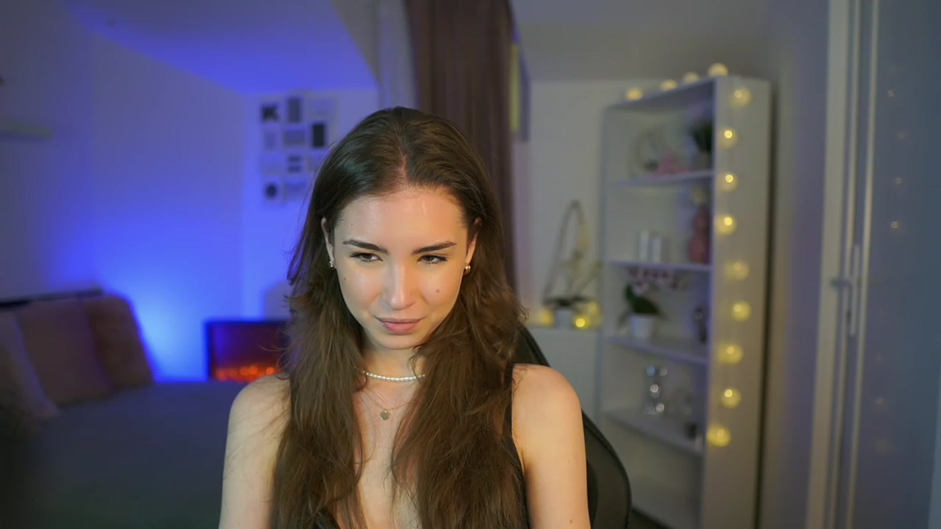 Gallery image thumbnail from Shy_jane's myfreecams stream on, 03/22/2023, 16:11 image 15 of 20