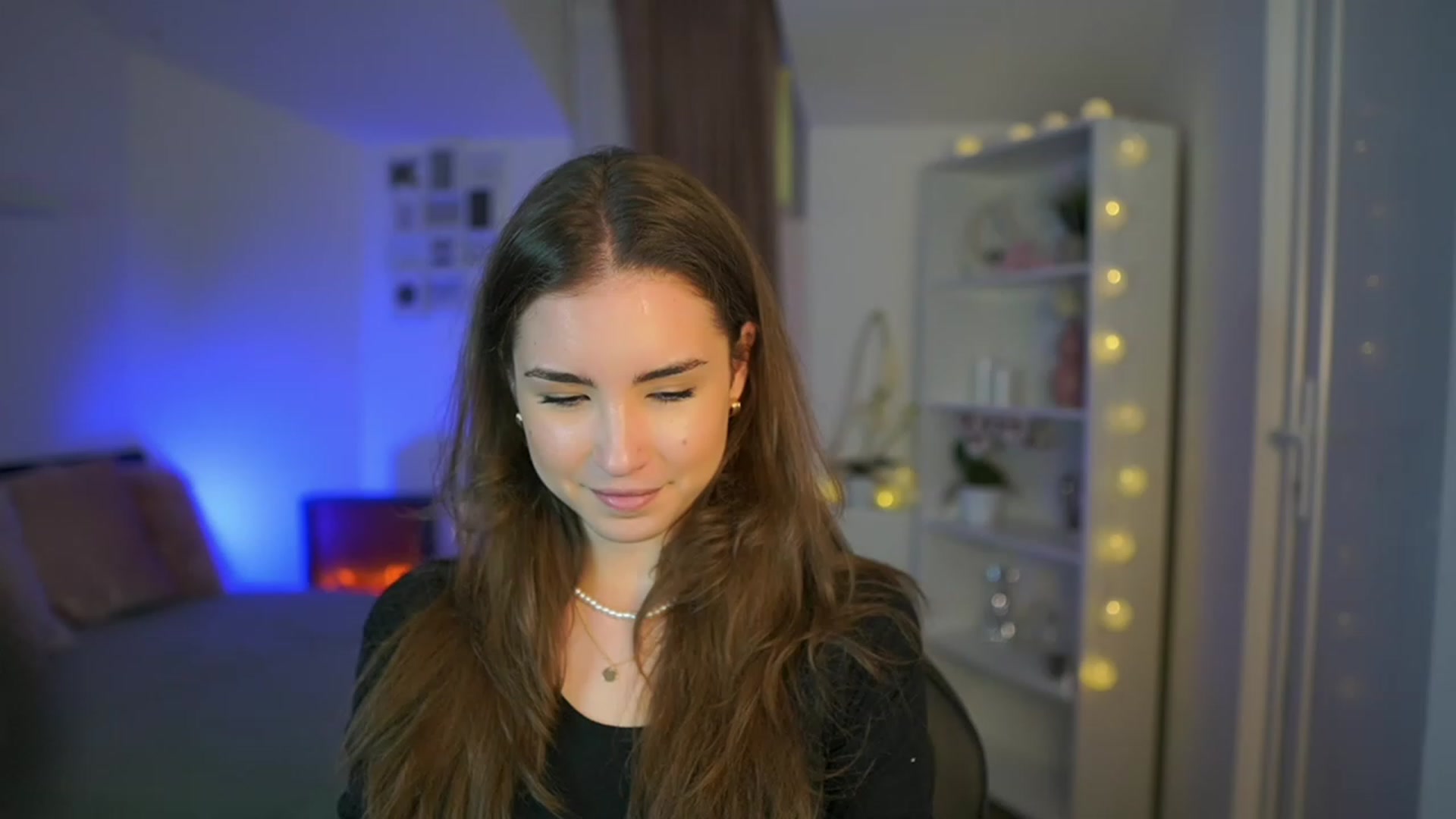 Gallery image thumbnail from Shy_jane's myfreecams stream on, 03/22/2023, 18:42 image 3 of 20