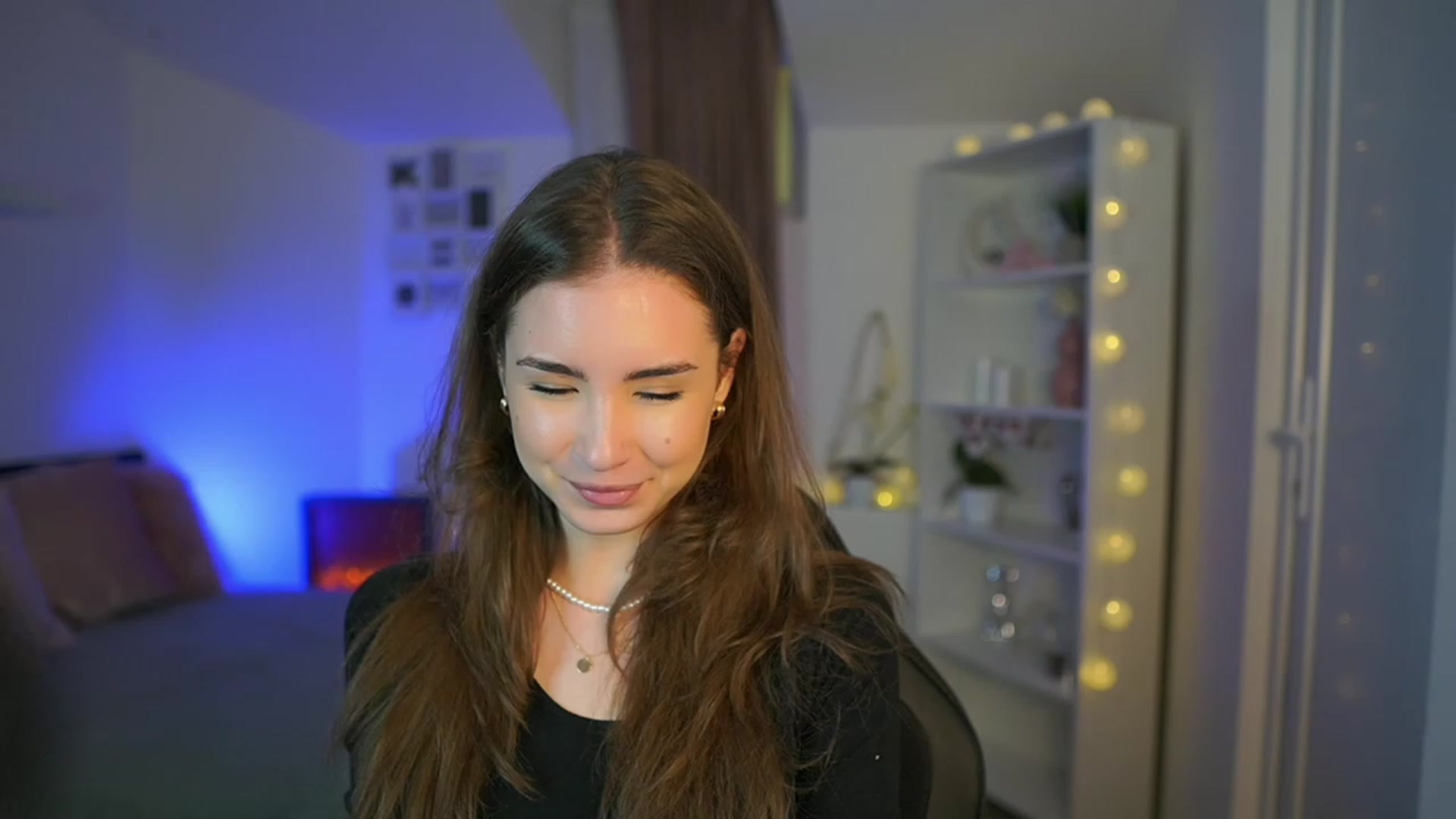 Gallery image thumbnail from Shy_jane's myfreecams stream on, 03/22/2023, 18:42 image 2 of 20