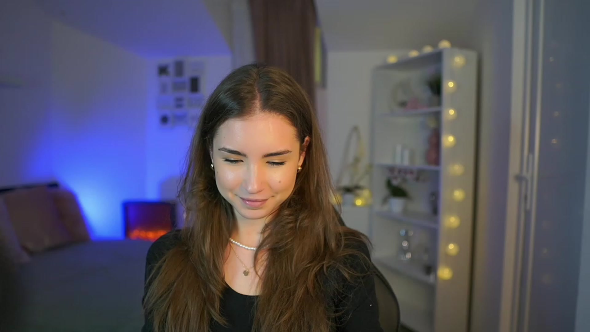 Gallery image thumbnail from Shy_jane's myfreecams stream on, 03/22/2023, 18:42 image 13 of 20