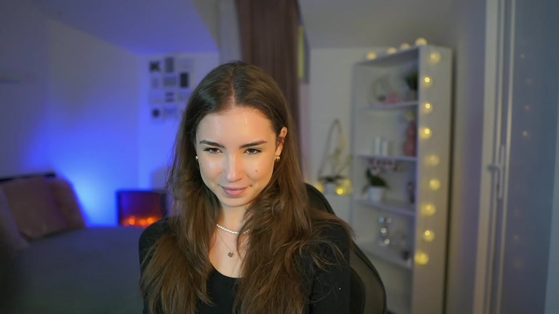 Gallery image thumbnail from Shy_jane's myfreecams stream on, 03/22/2023, 18:42 image 19 of 20