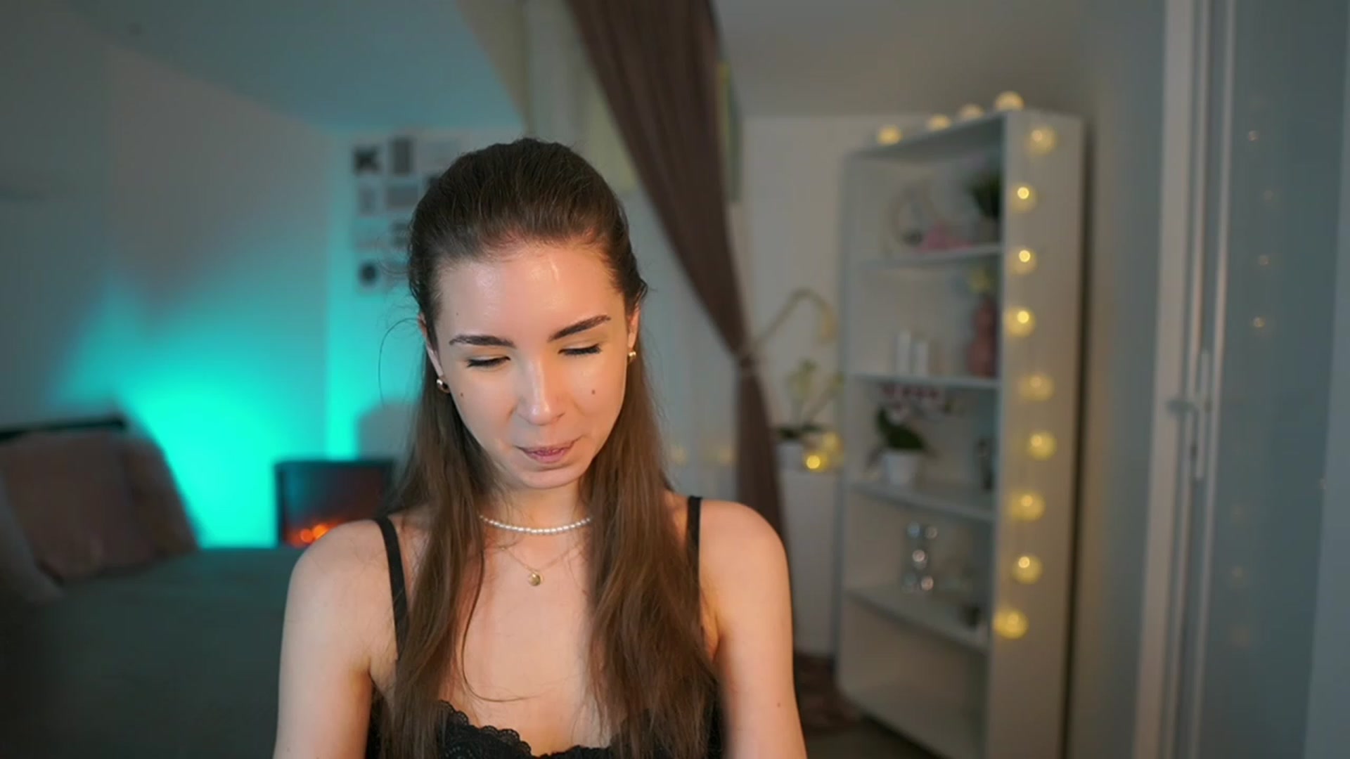 Gallery image thumbnail from Shy_jane's myfreecams stream on, 03/23/2023, 18:24 image 16 of 20