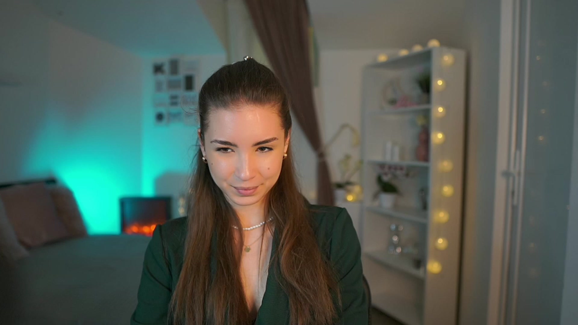 Gallery image thumbnail from Shy_jane's myfreecams stream on, 03/23/2023, 18:24 image 4 of 20