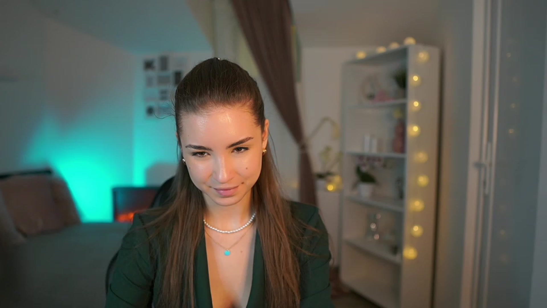 Gallery image thumbnail from Shy_jane's myfreecams stream on, 03/23/2023, 19:53 image 9 of 20