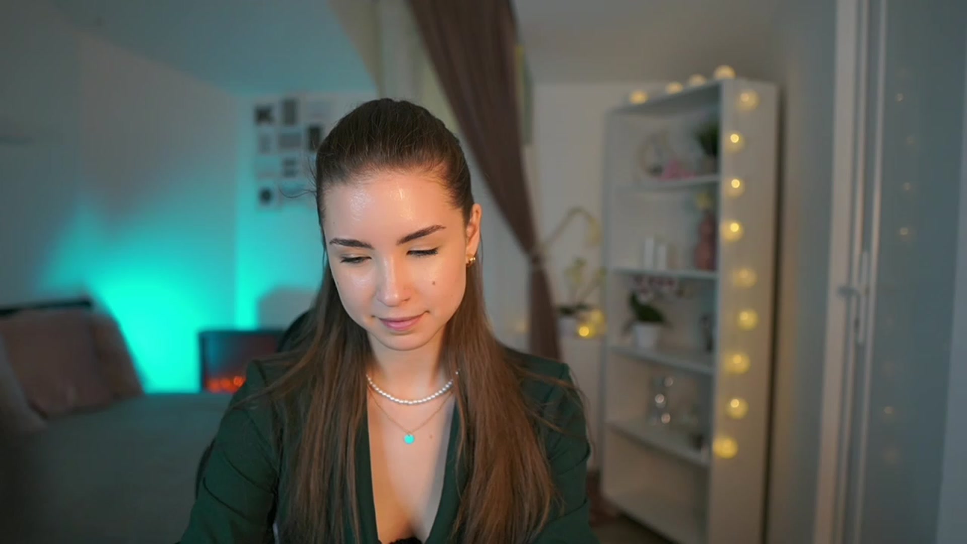 Gallery image thumbnail from Shy_jane's myfreecams stream on, 03/23/2023, 19:53 image 3 of 20