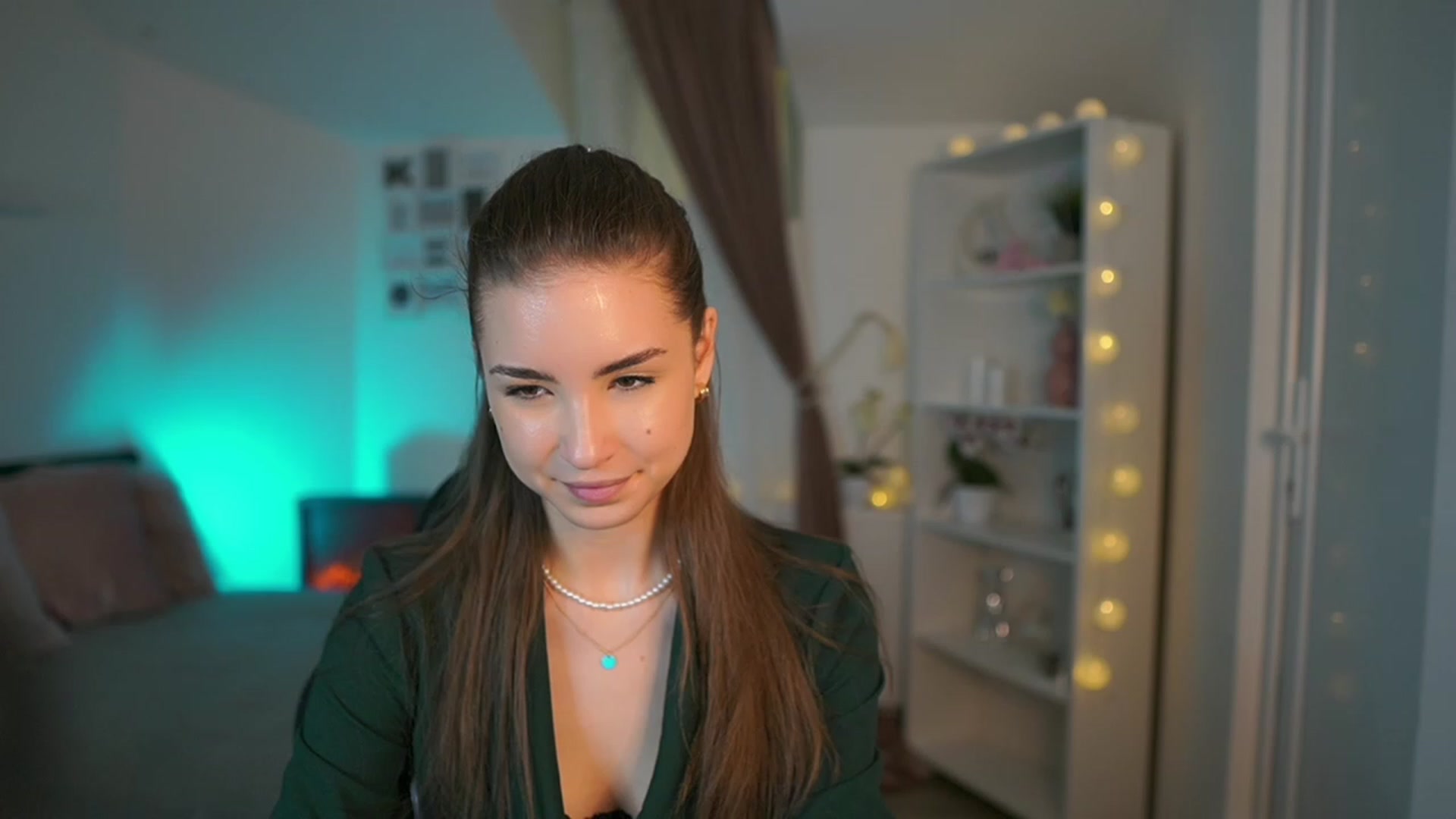 Gallery image thumbnail from Shy_jane's myfreecams stream on, 03/23/2023, 19:53 image 2 of 20