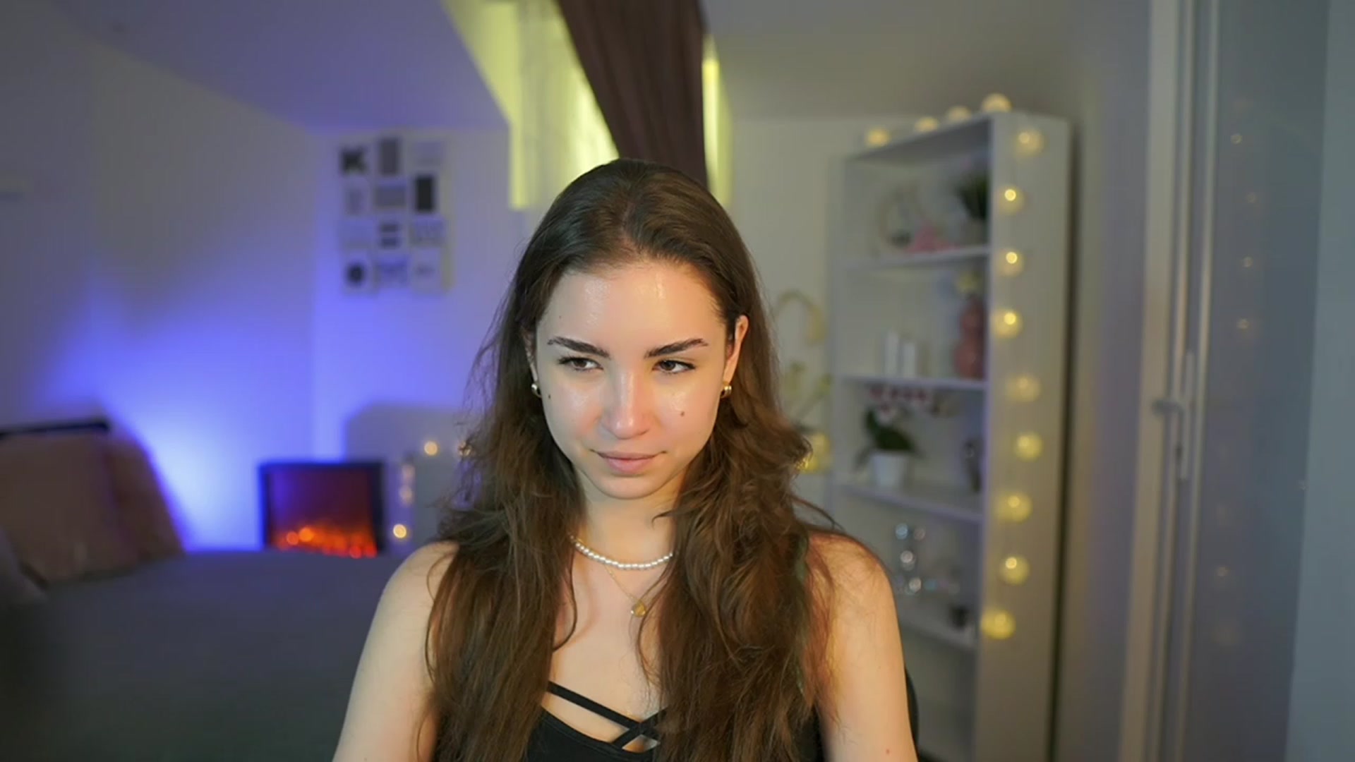 Gallery image thumbnail from Shy_jane's myfreecams stream on, 03/24/2023, 13:00 image 8 of 20