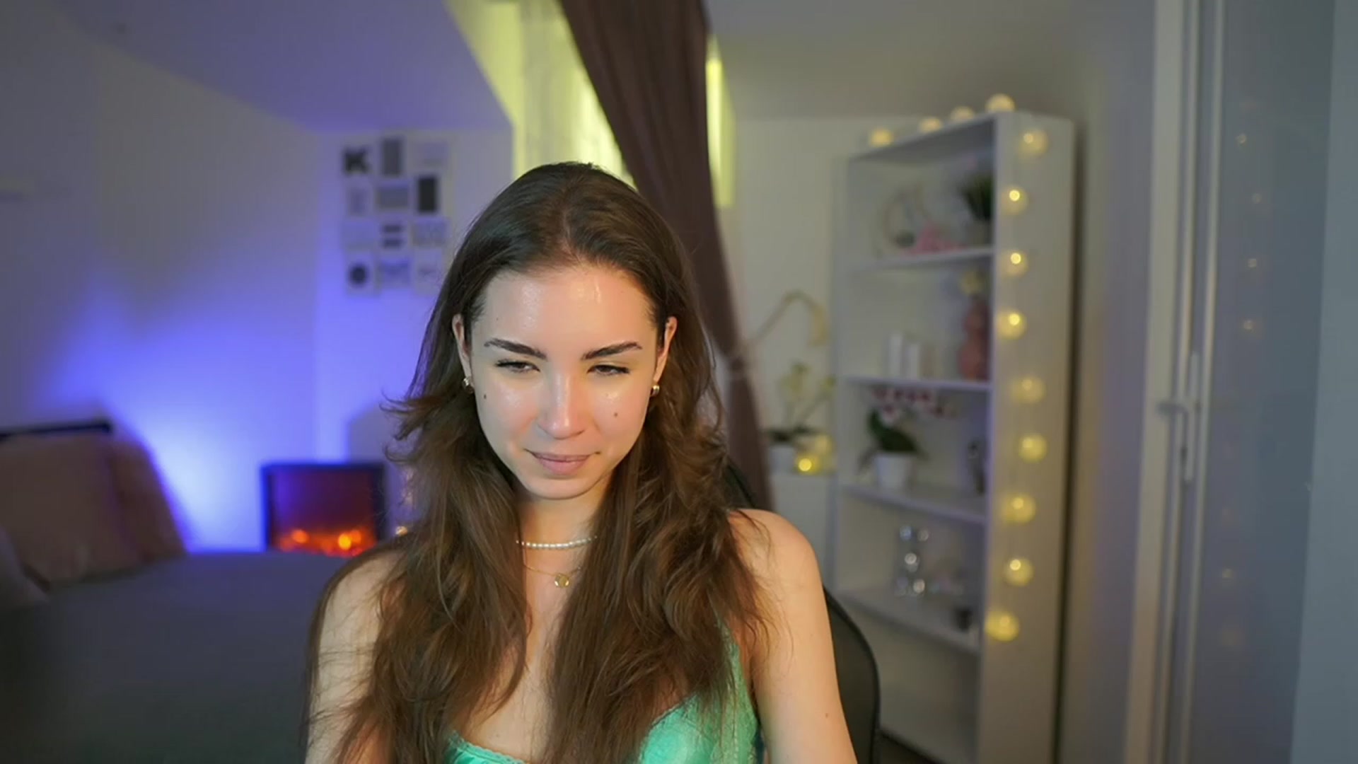Gallery image thumbnail from Shy_jane's myfreecams stream on, 03/24/2023, 13:00 image 19 of 20